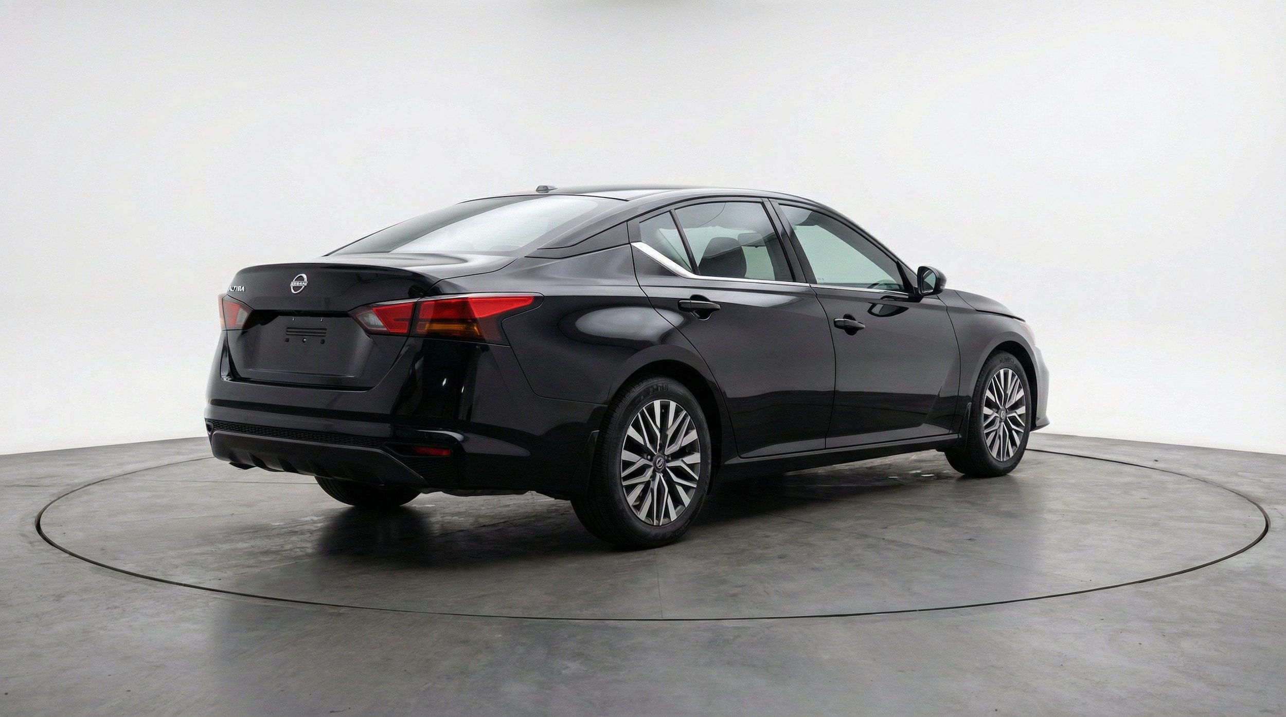 Thumbnail: 2025 Nissan Altima - 9