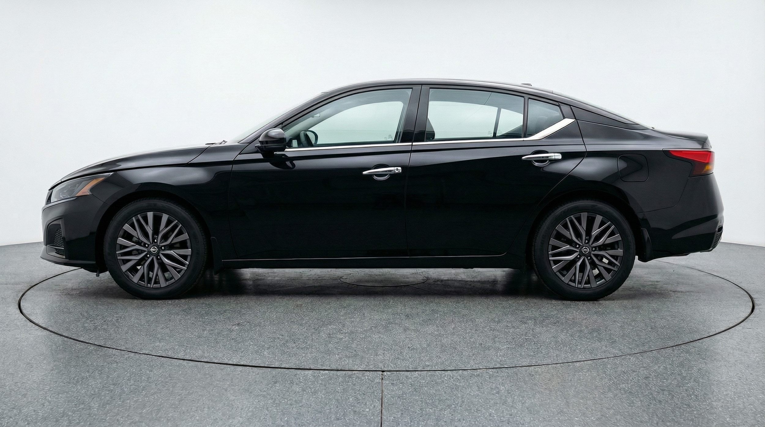 Thumbnail: 2025 Nissan Altima - 4