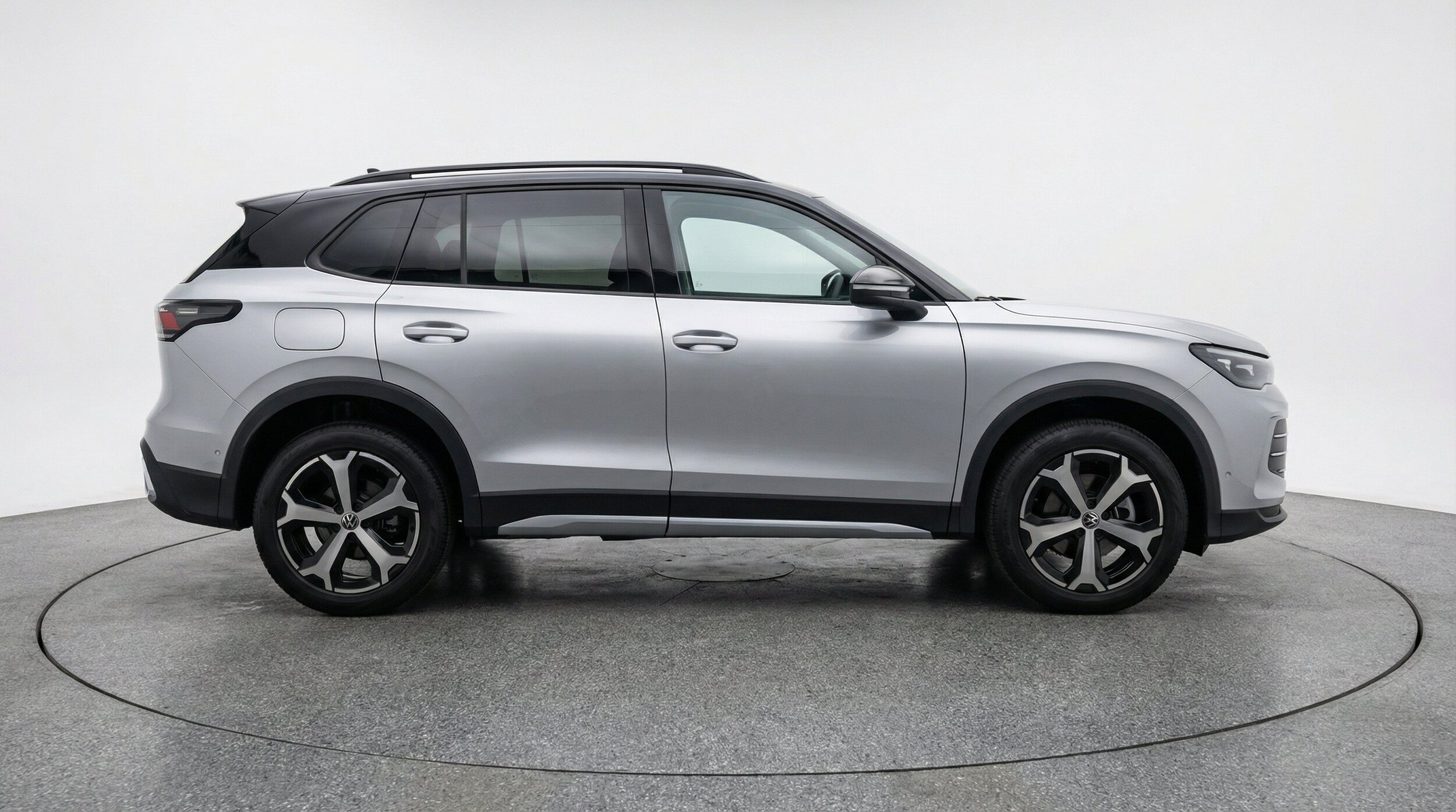 Thumbnail: 2026 Volkswagen Tiguan - 10
