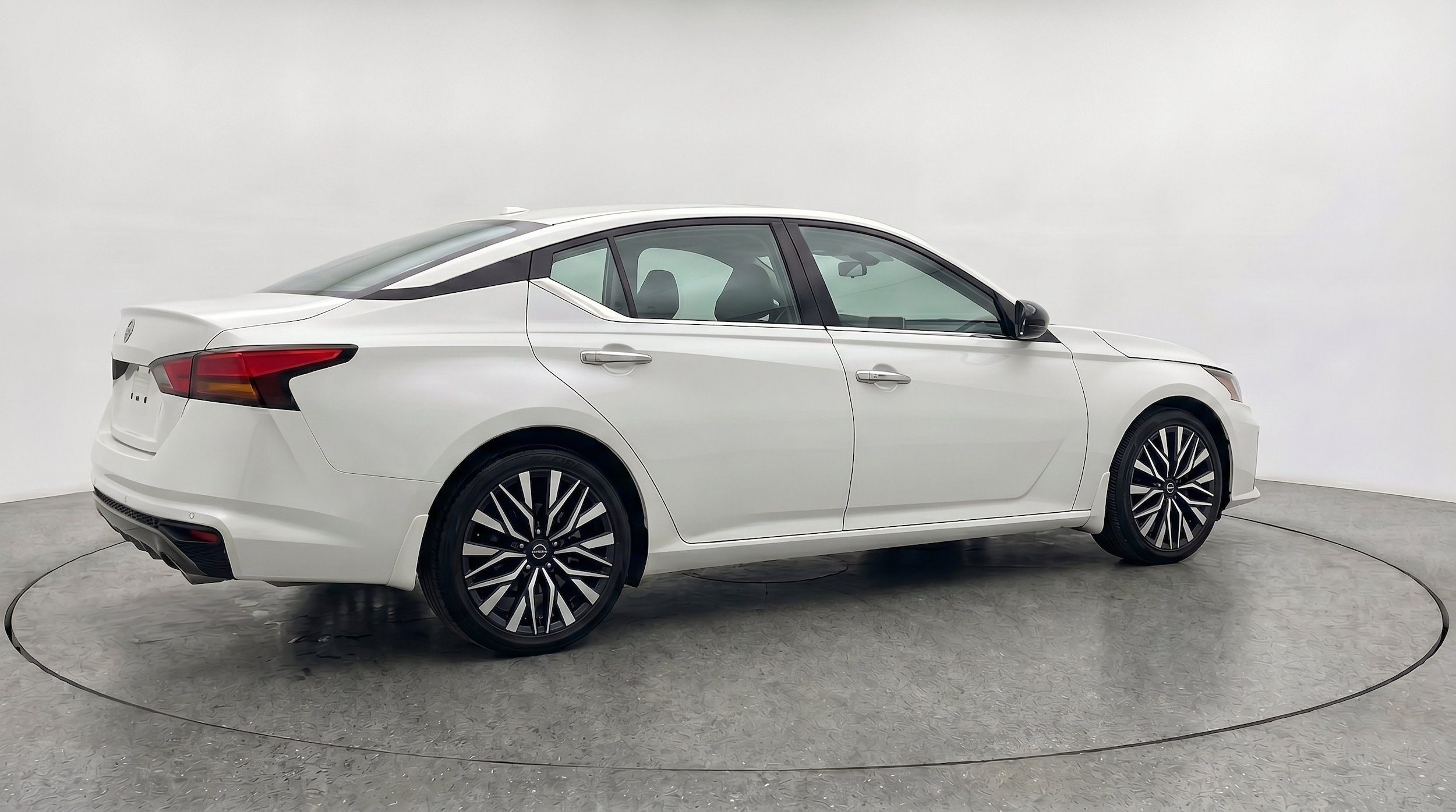 Thumbnail: 2025 Nissan Altima - 9