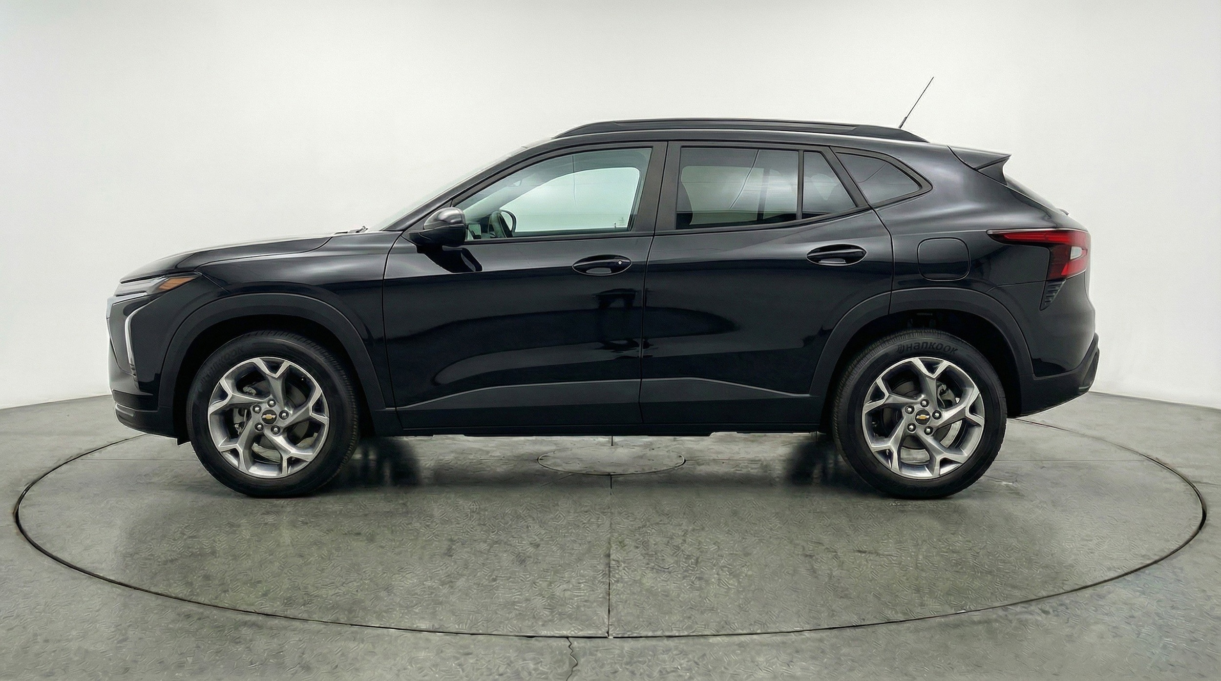 Thumbnail: 2025 Chevrolet Trax - 5