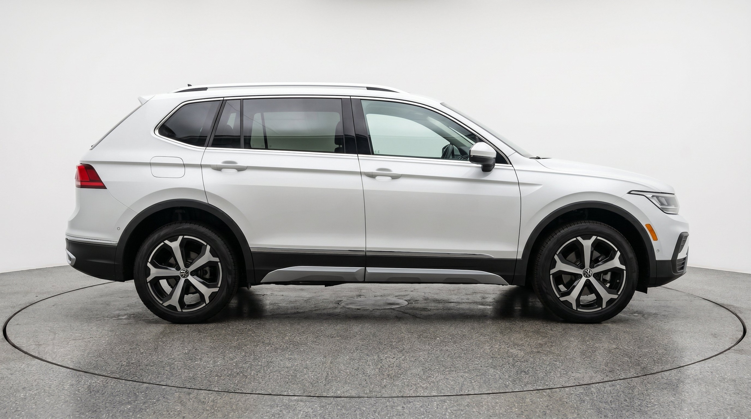 Thumbnail: 2026 Volkswagen Tiguan - 11