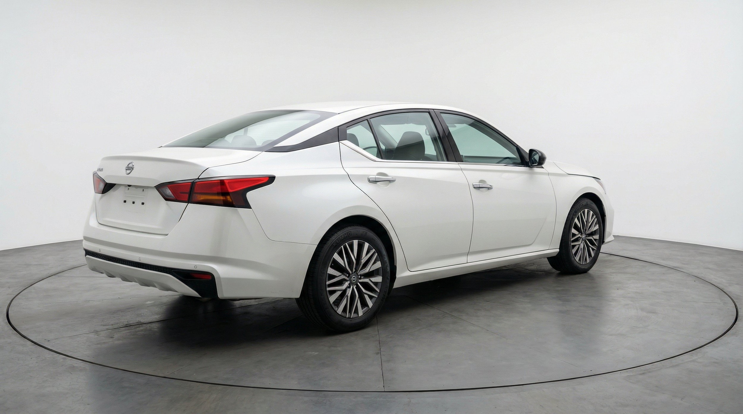 Thumbnail: 2025 Nissan Altima - 9