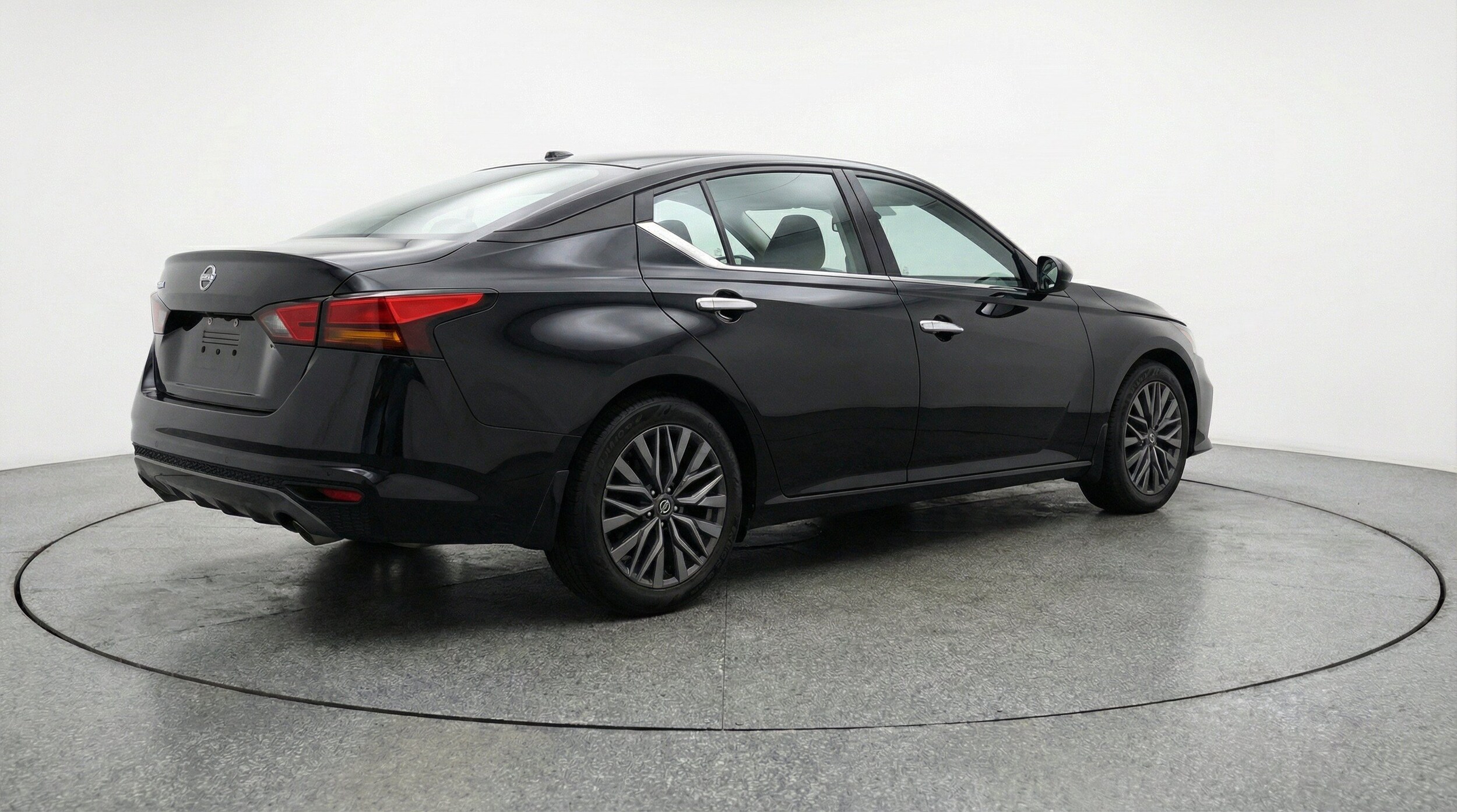 Thumbnail: 2025 Nissan Altima - 9