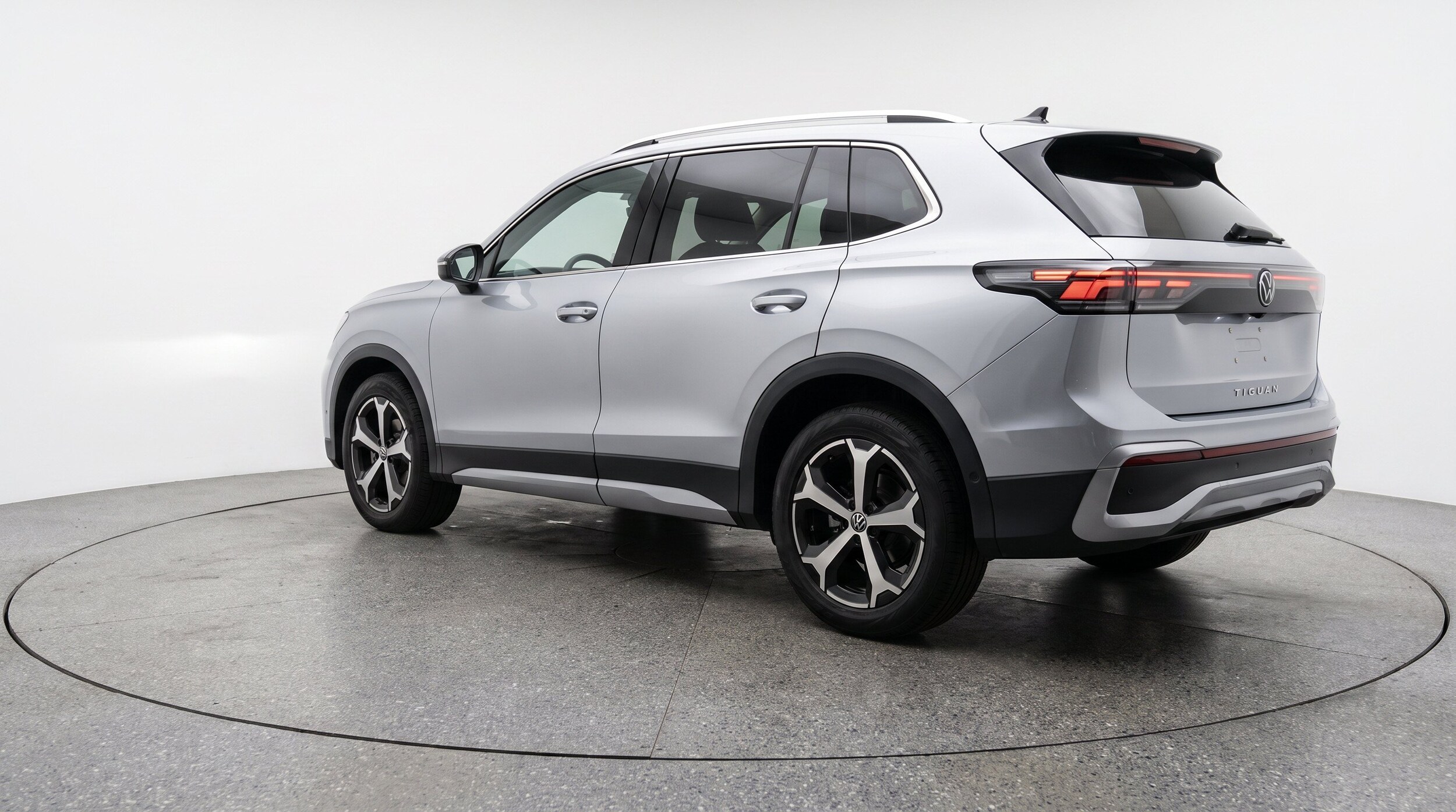 Thumbnail: 2026 Volkswagen Tiguan - 6