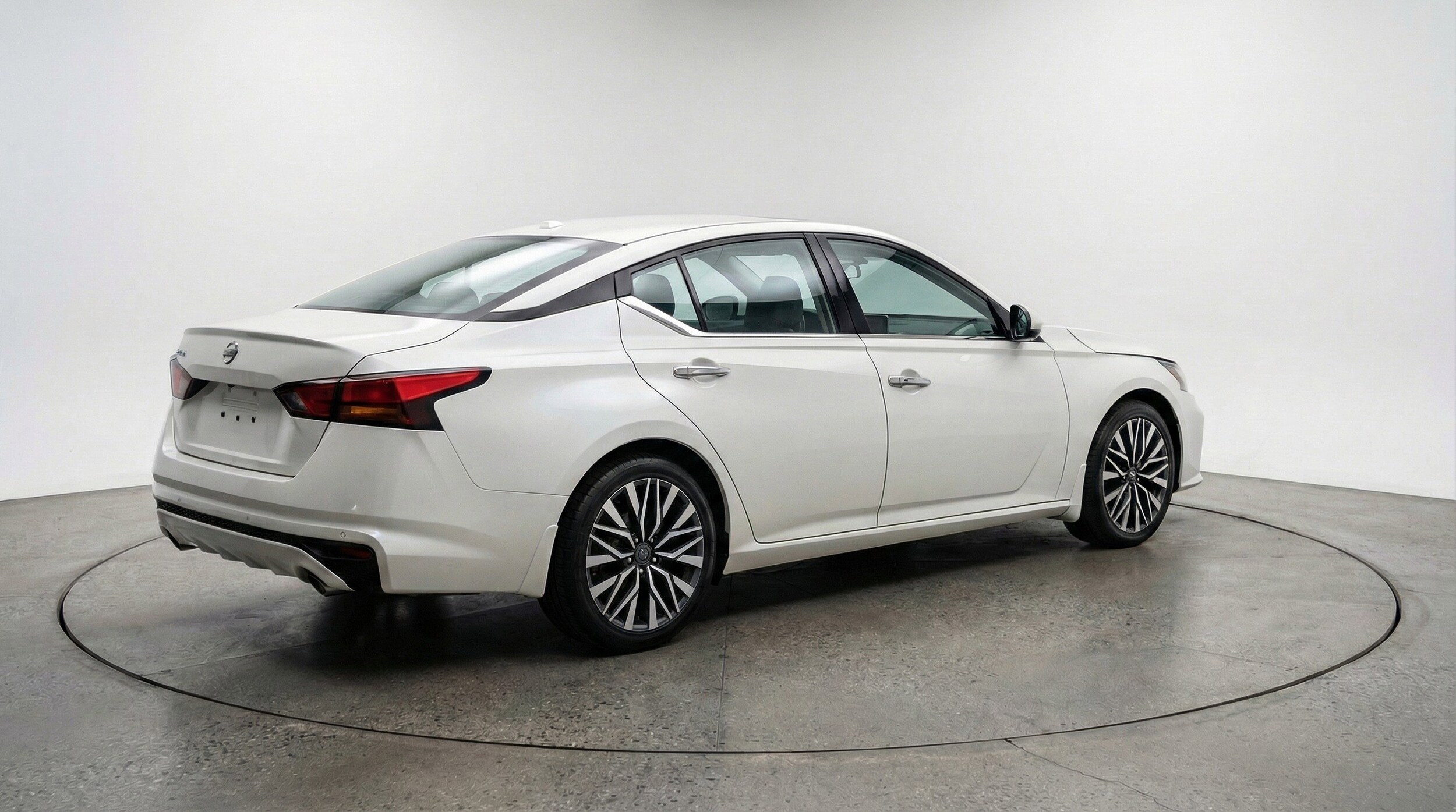 Thumbnail: 2025 Nissan Altima - 9