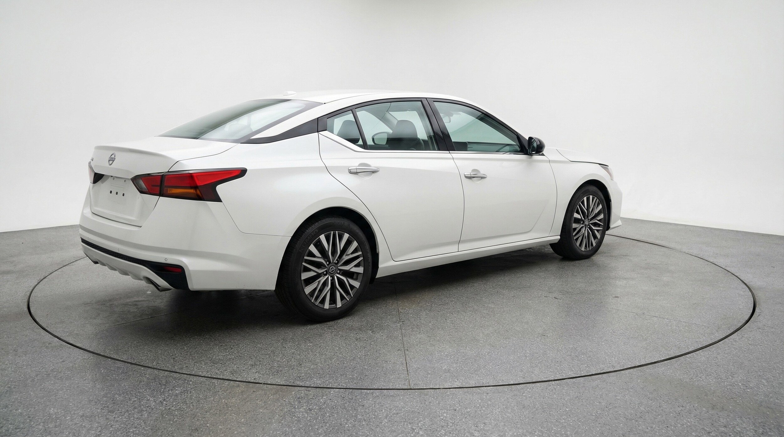 Thumbnail: 2025 Nissan Altima - 9