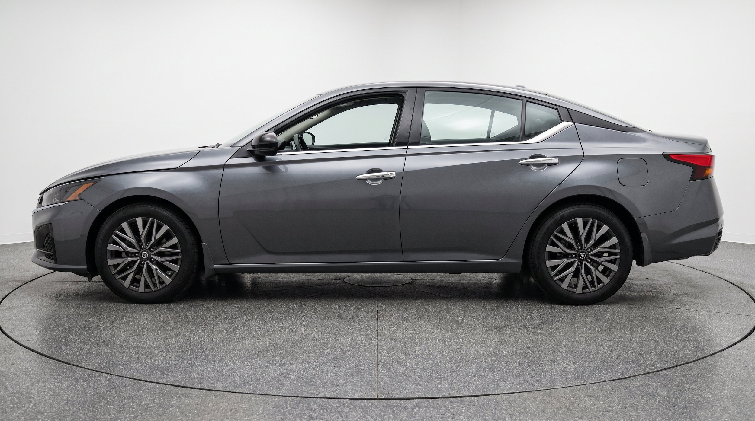 Thumbnail: 2025 Nissan Altima - 5