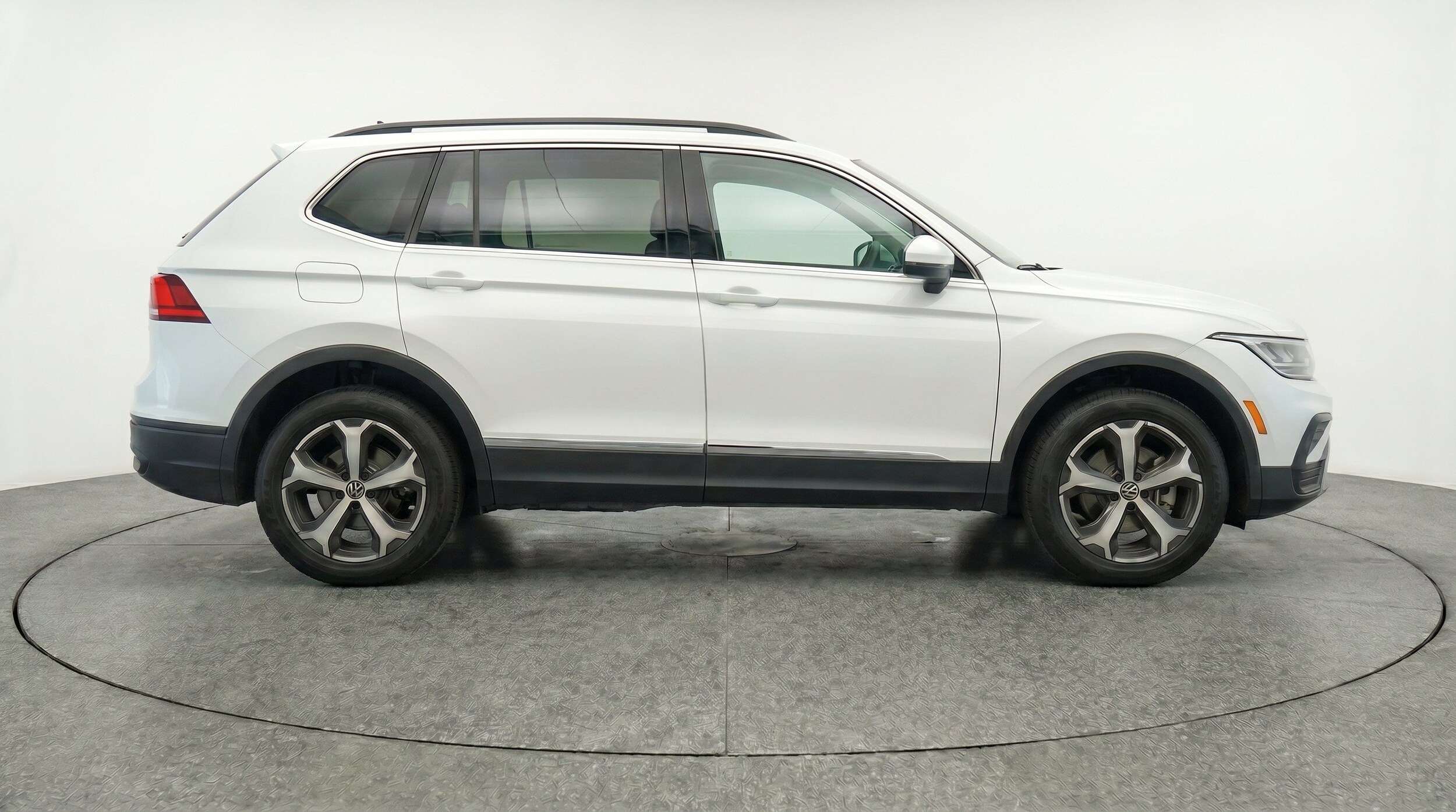 Thumbnail: 2026 Volkswagen Tiguan - 10