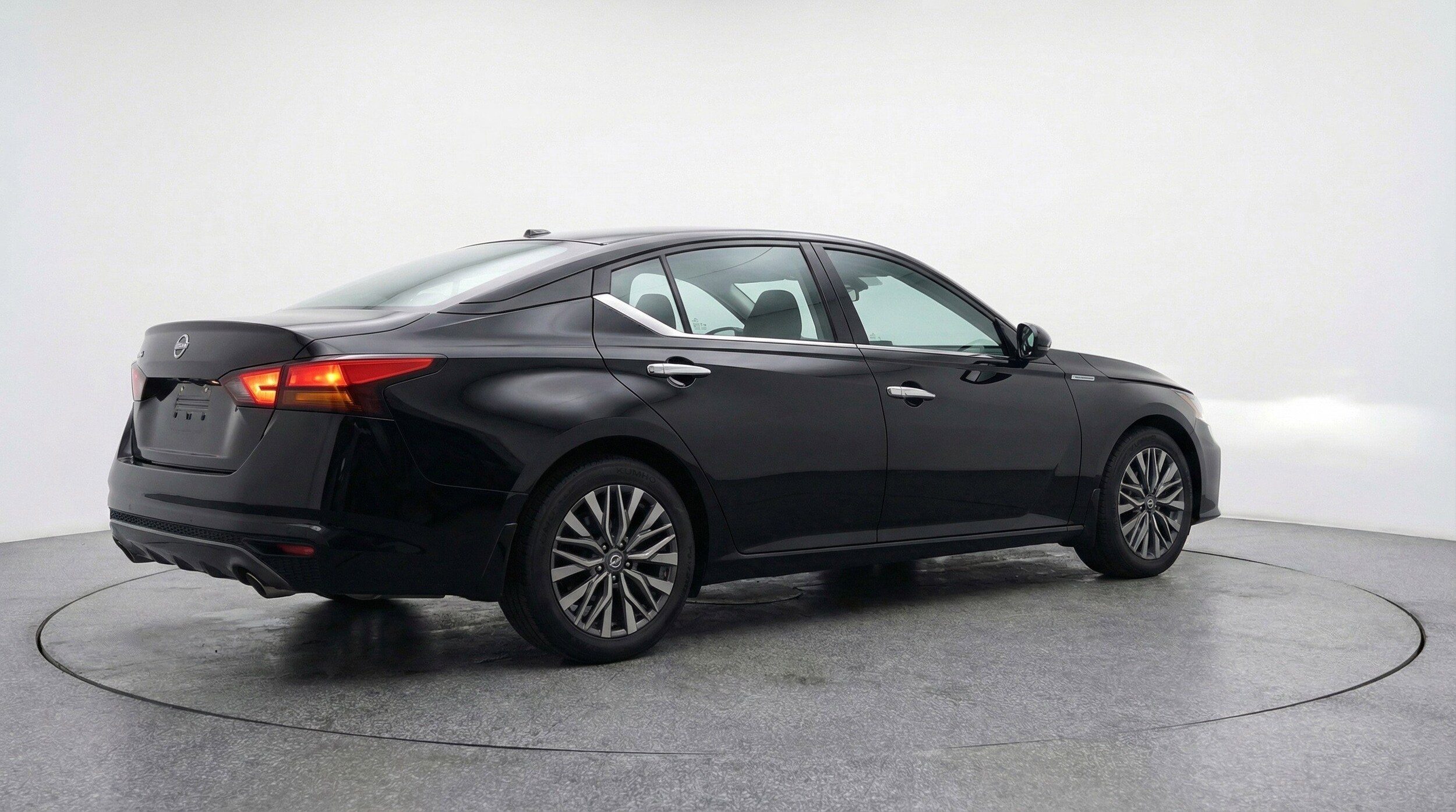 Thumbnail: 2025 Nissan Altima - 9