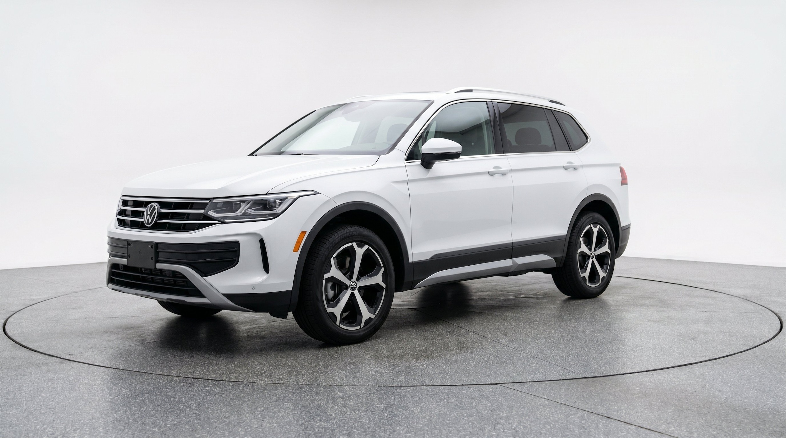 Thumbnail: 2026 Volkswagen Tiguan - 3