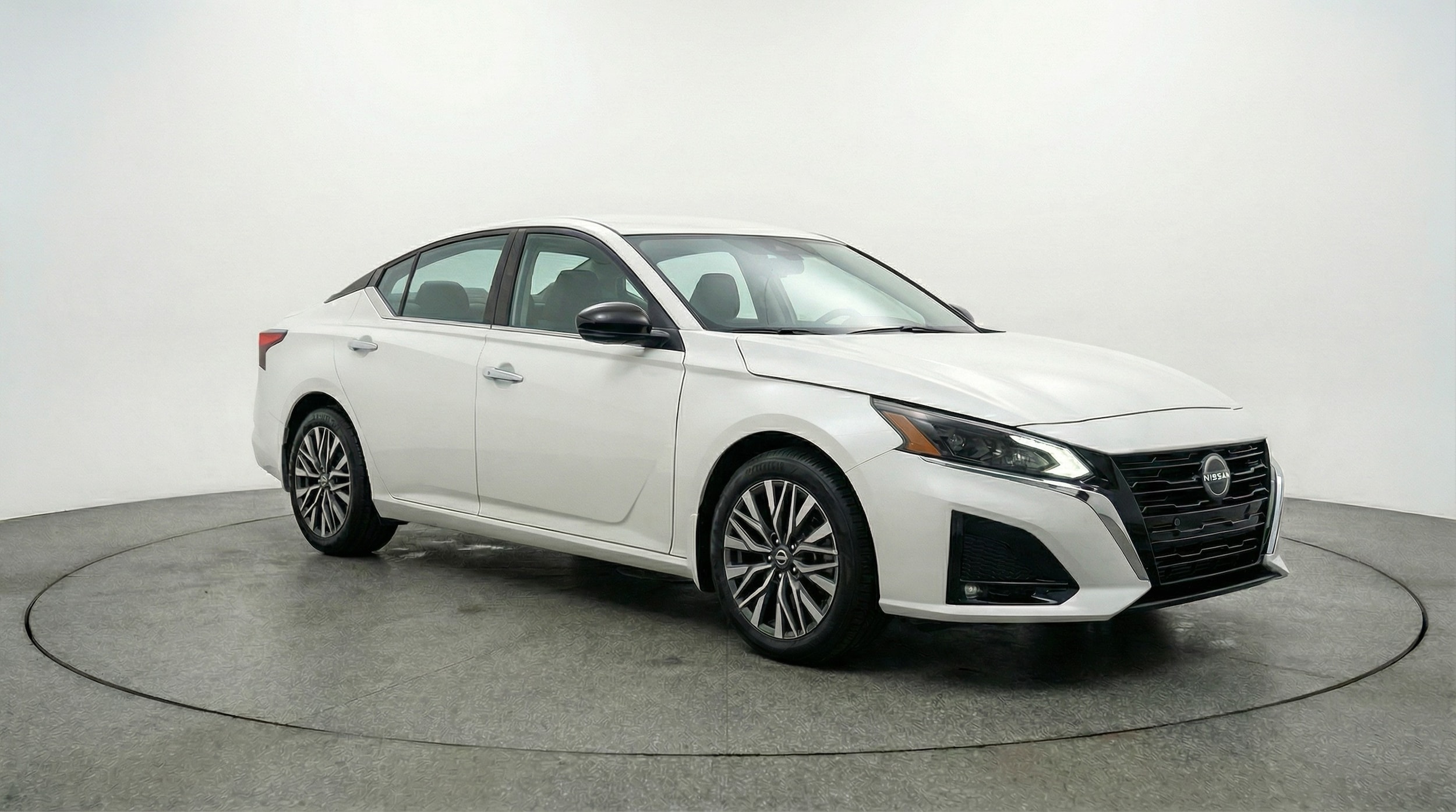 Thumbnail: 2025 Nissan Altima - 3