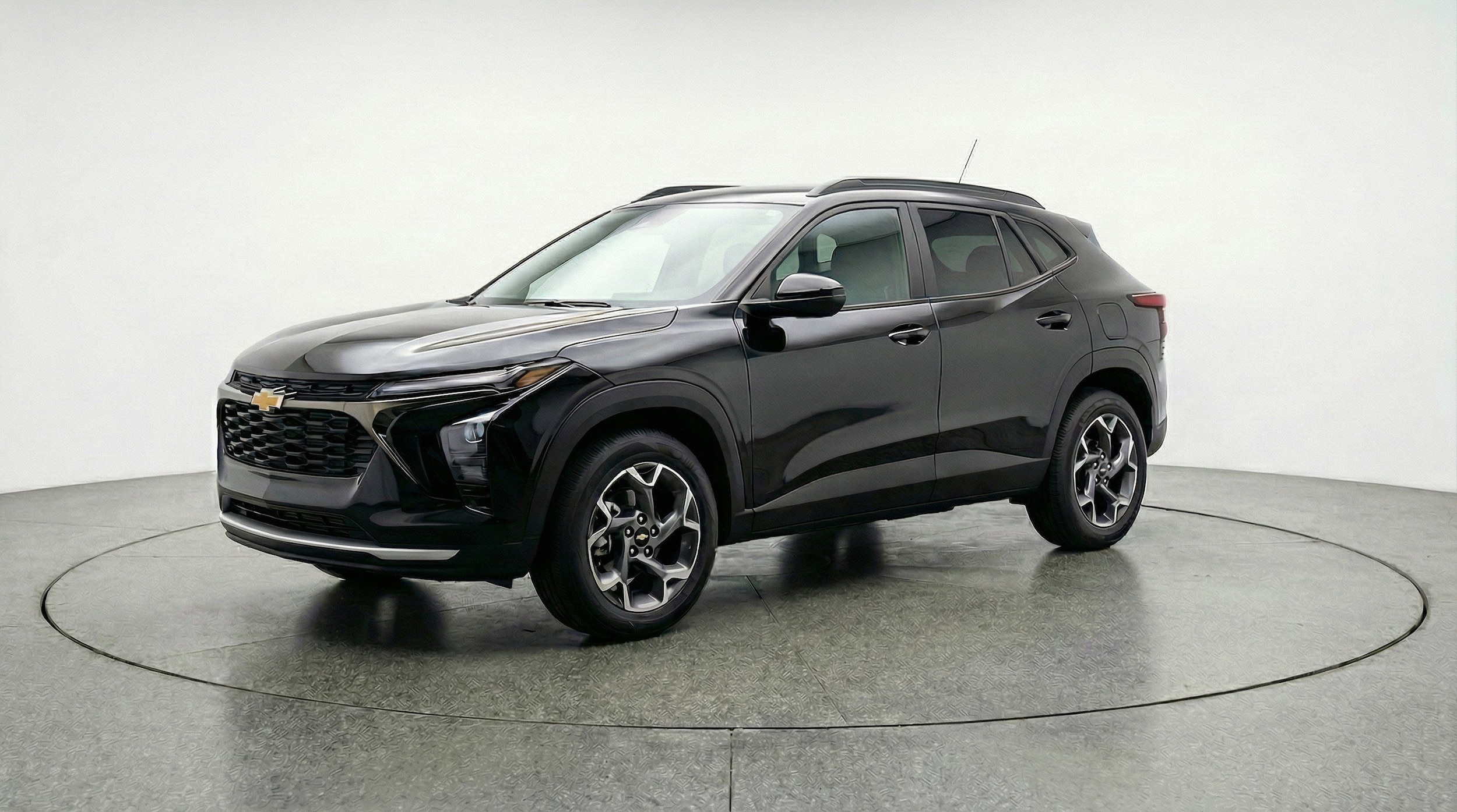 Thumbnail: 2025 Chevrolet Trax - 3