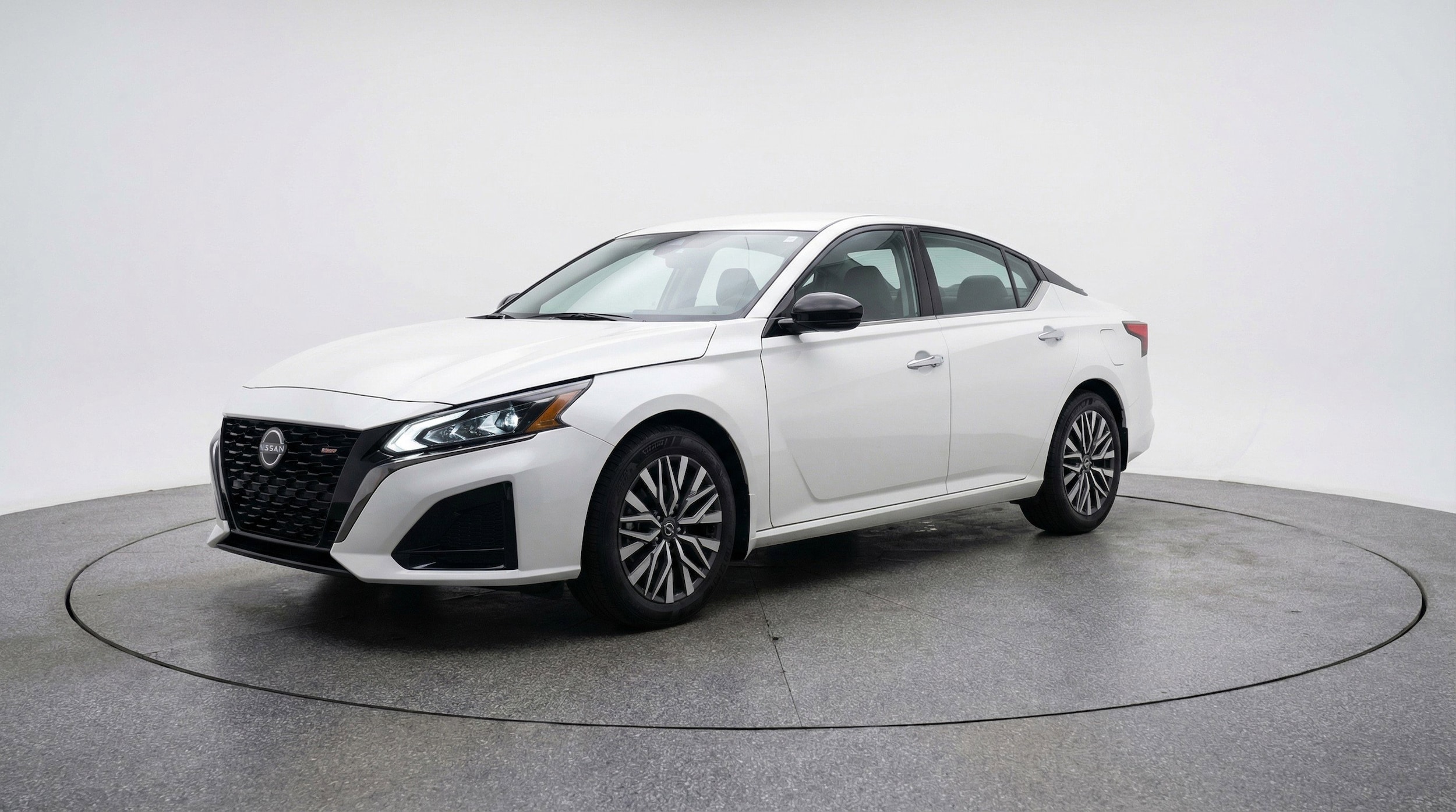 Thumbnail: 2025 Nissan Altima - 3