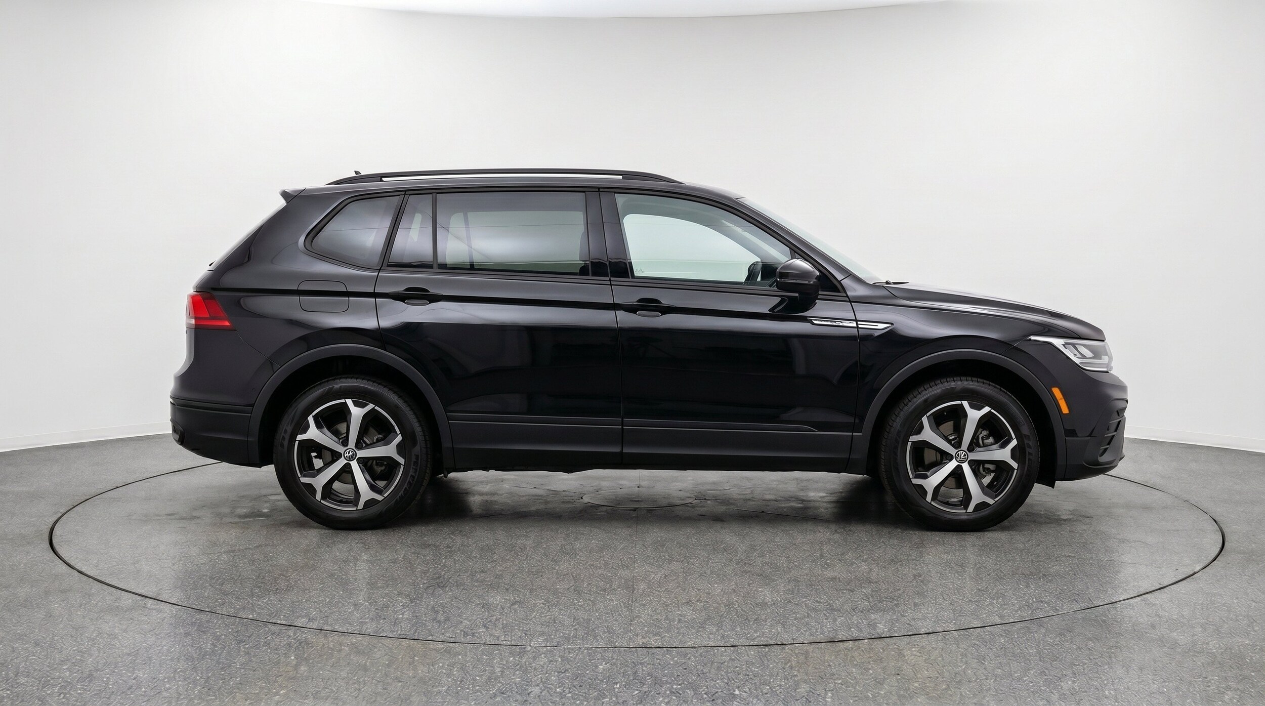 Thumbnail: 2026 Volkswagen Tiguan - 11