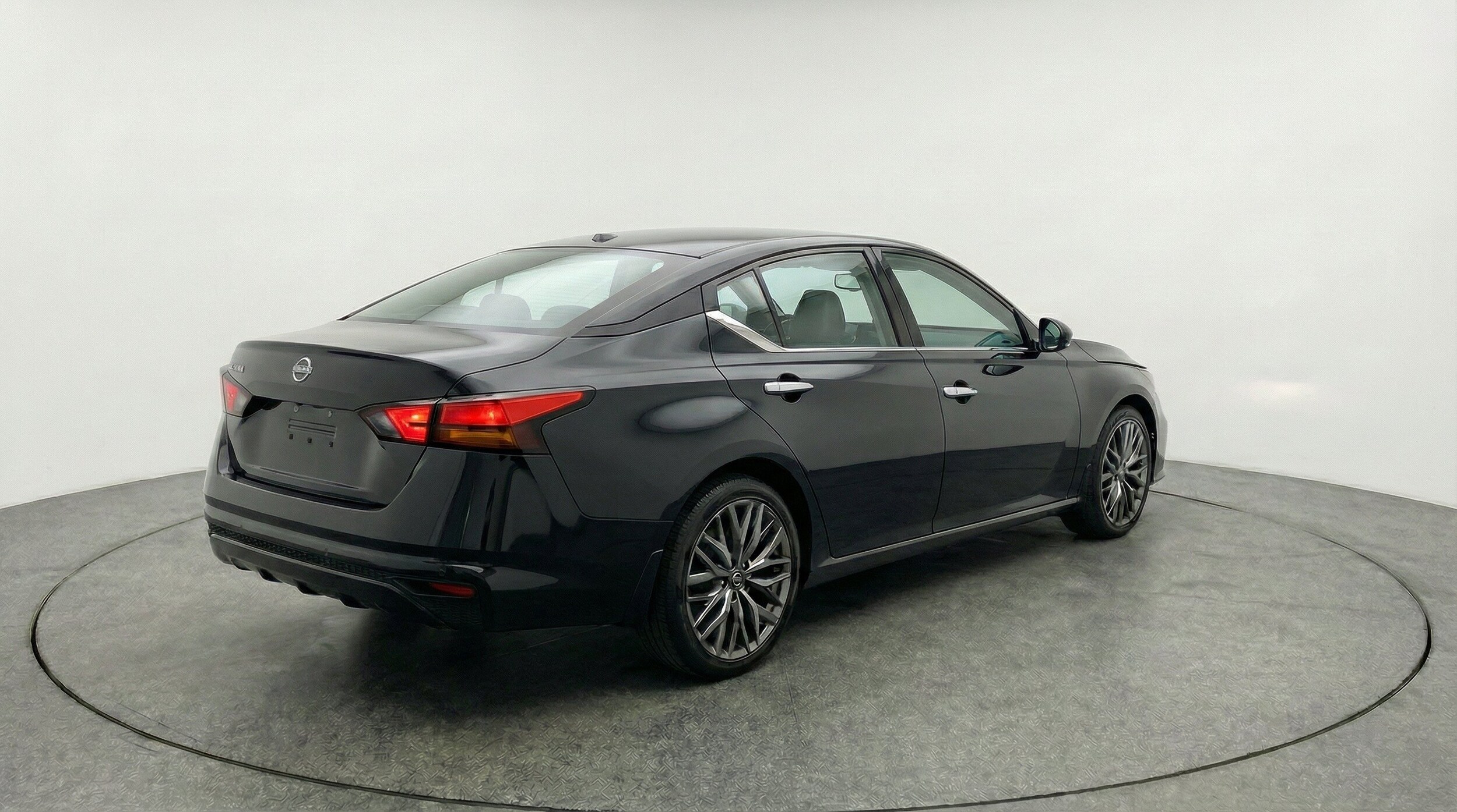 Thumbnail: 2025 Nissan Altima - 9