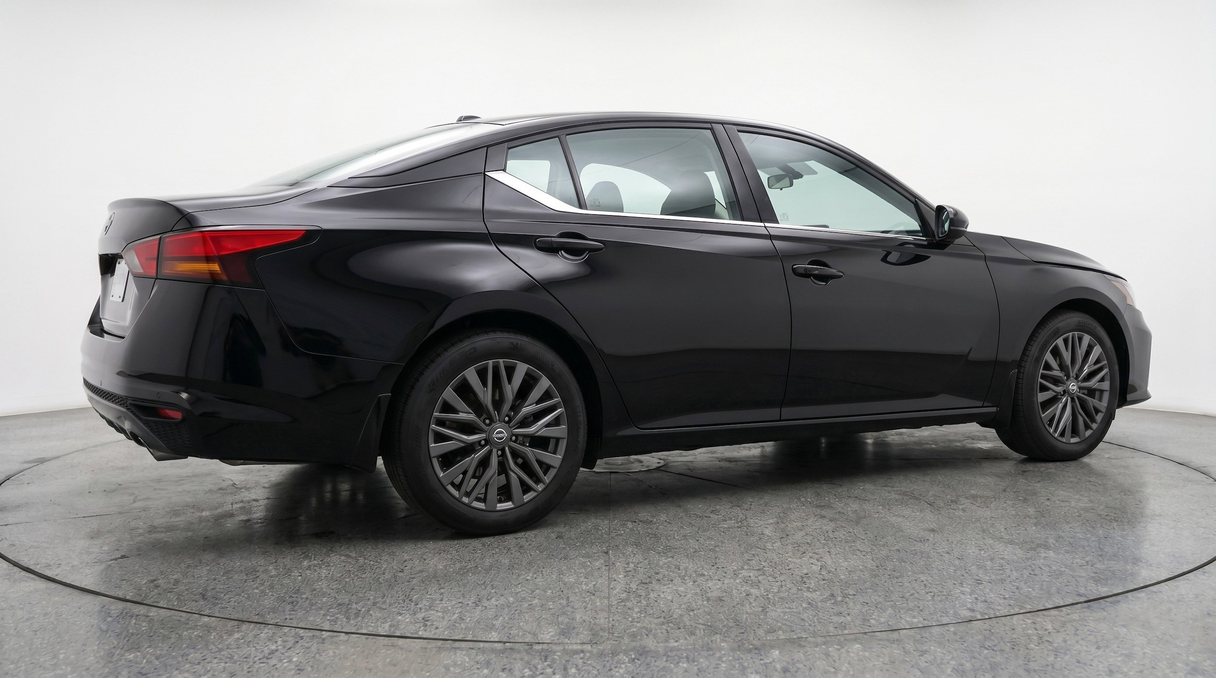 Thumbnail: 2025 Nissan Altima - 9