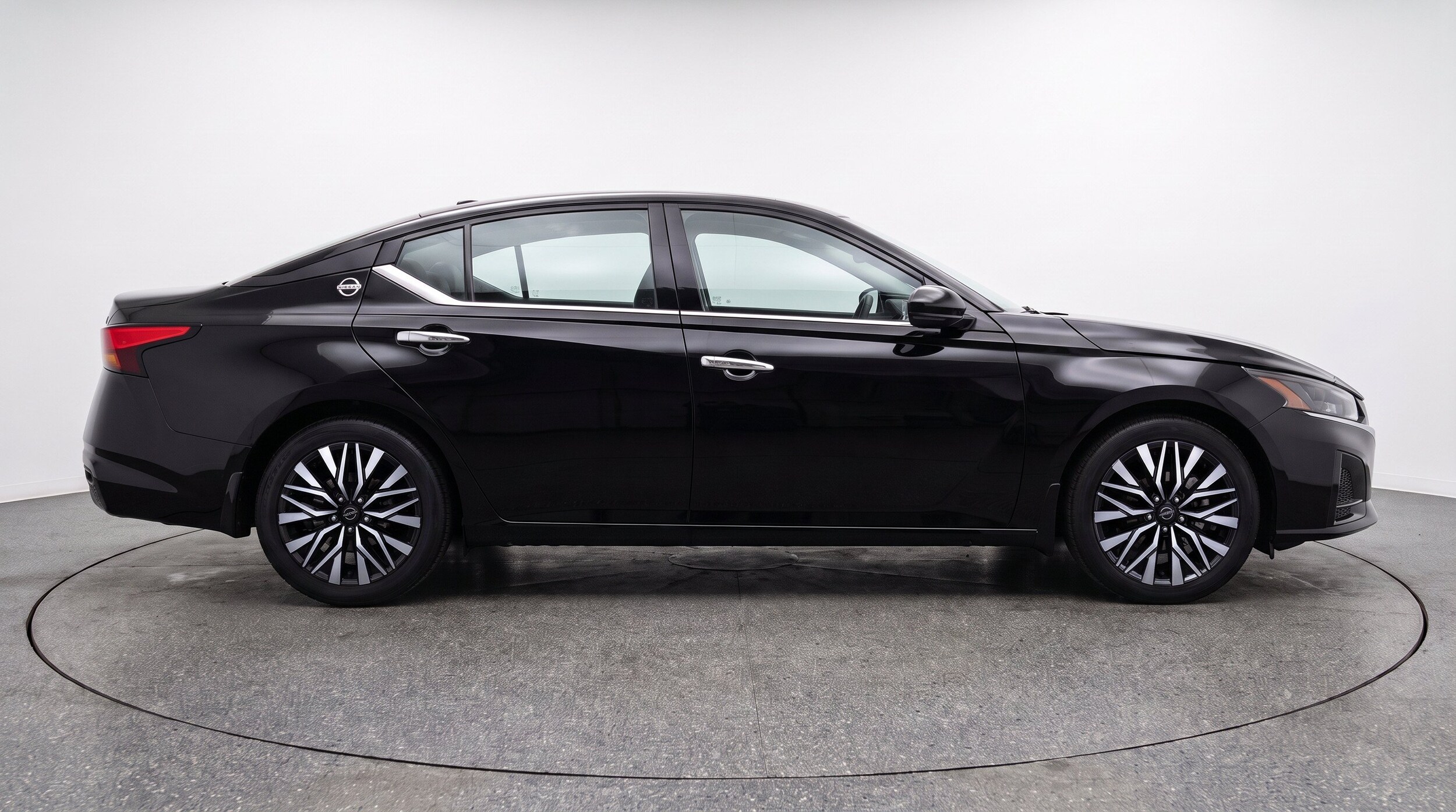 Thumbnail: 2025 Nissan Altima - 10