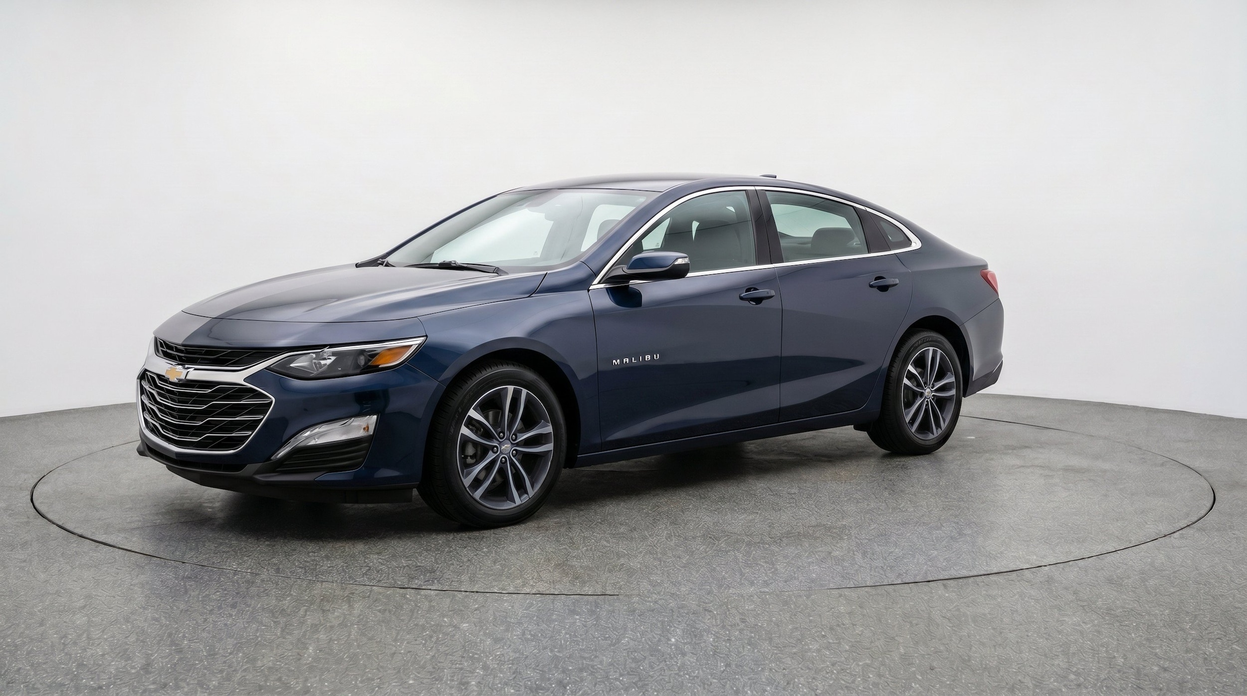 Thumbnail: 2023 Chevrolet Malibu - 3