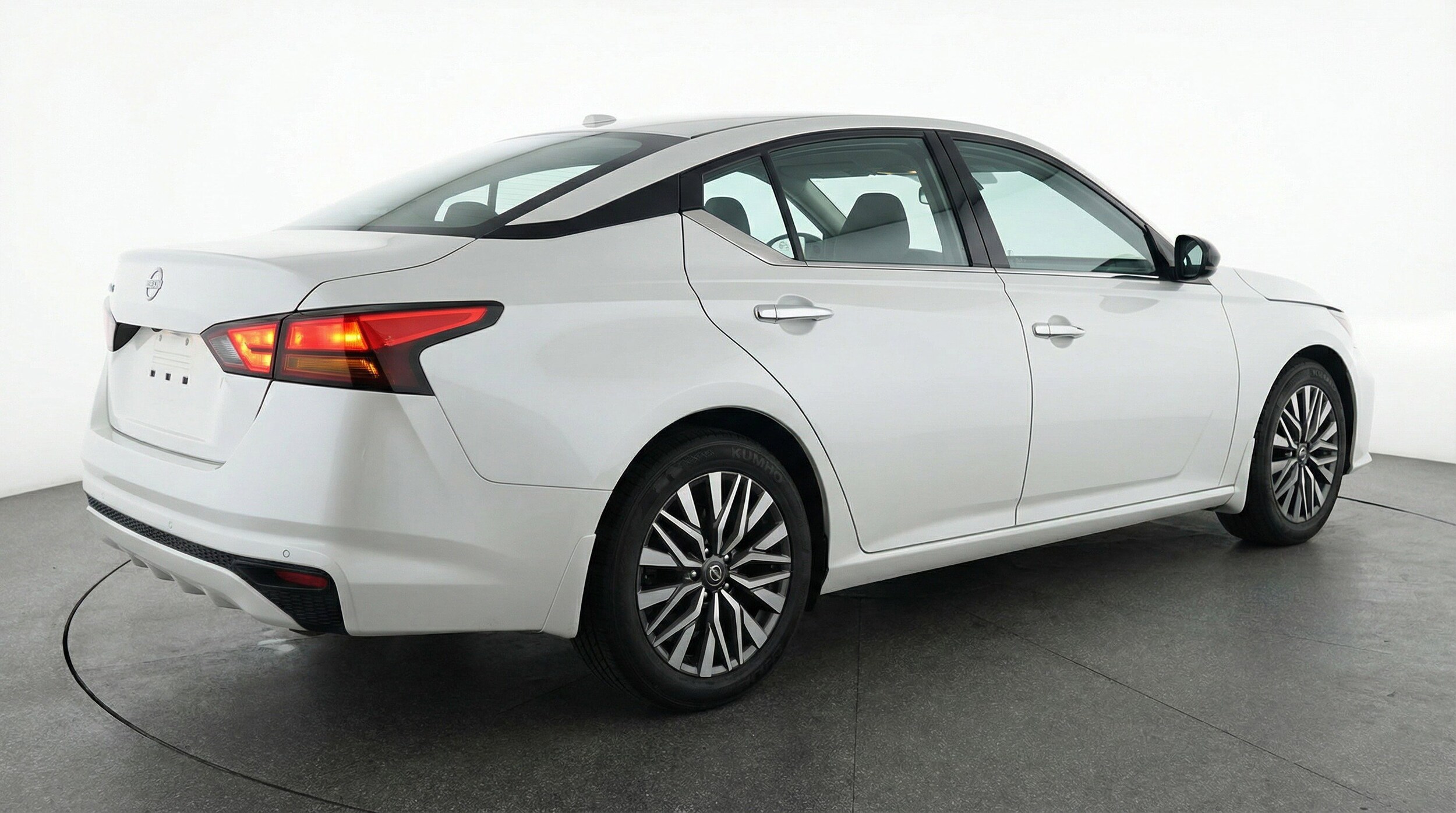 Thumbnail: 2025 Nissan Altima - 9