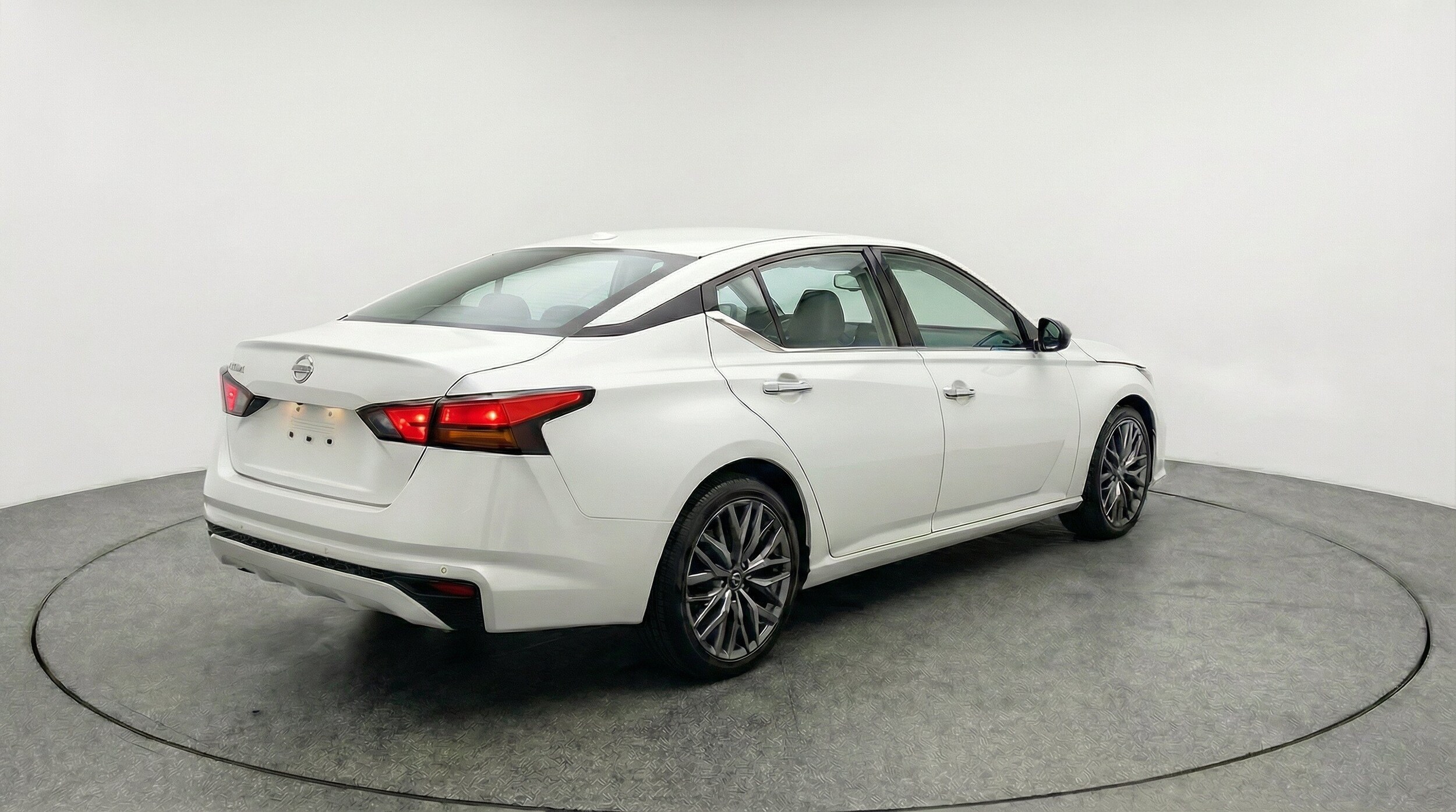 Thumbnail: 2025 Nissan Altima - 9