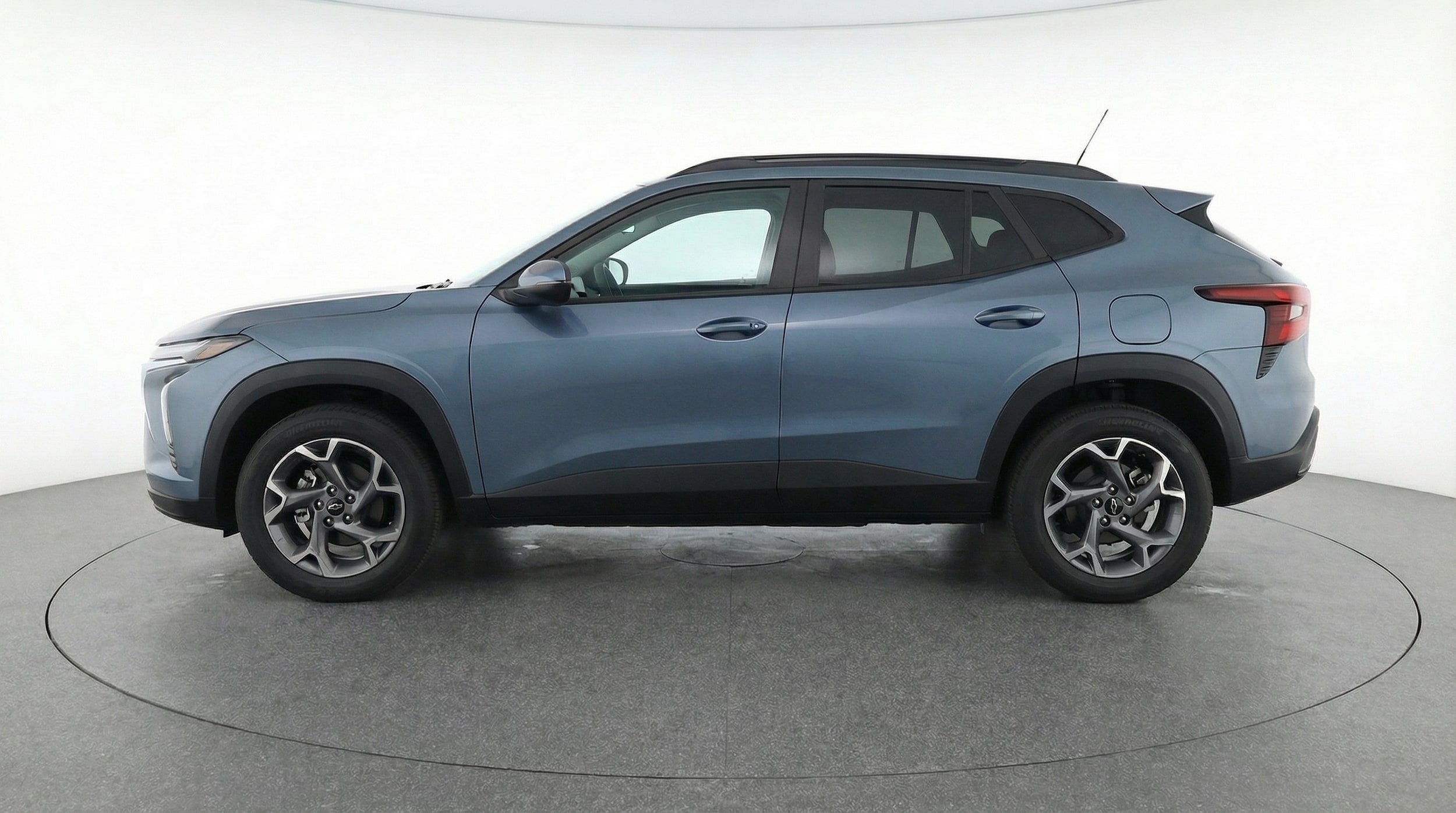 Thumbnail: 2025 Chevrolet Trax - 4