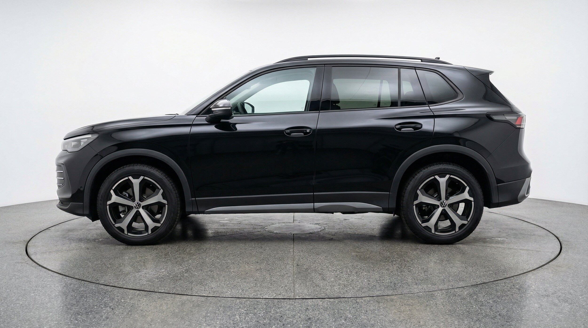 Thumbnail: 2026 Volkswagen Tiguan - 5