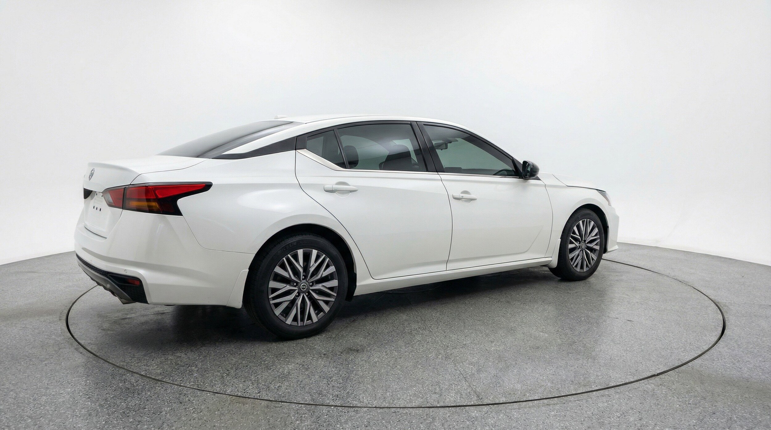 Thumbnail: 2025 Nissan Altima - 9