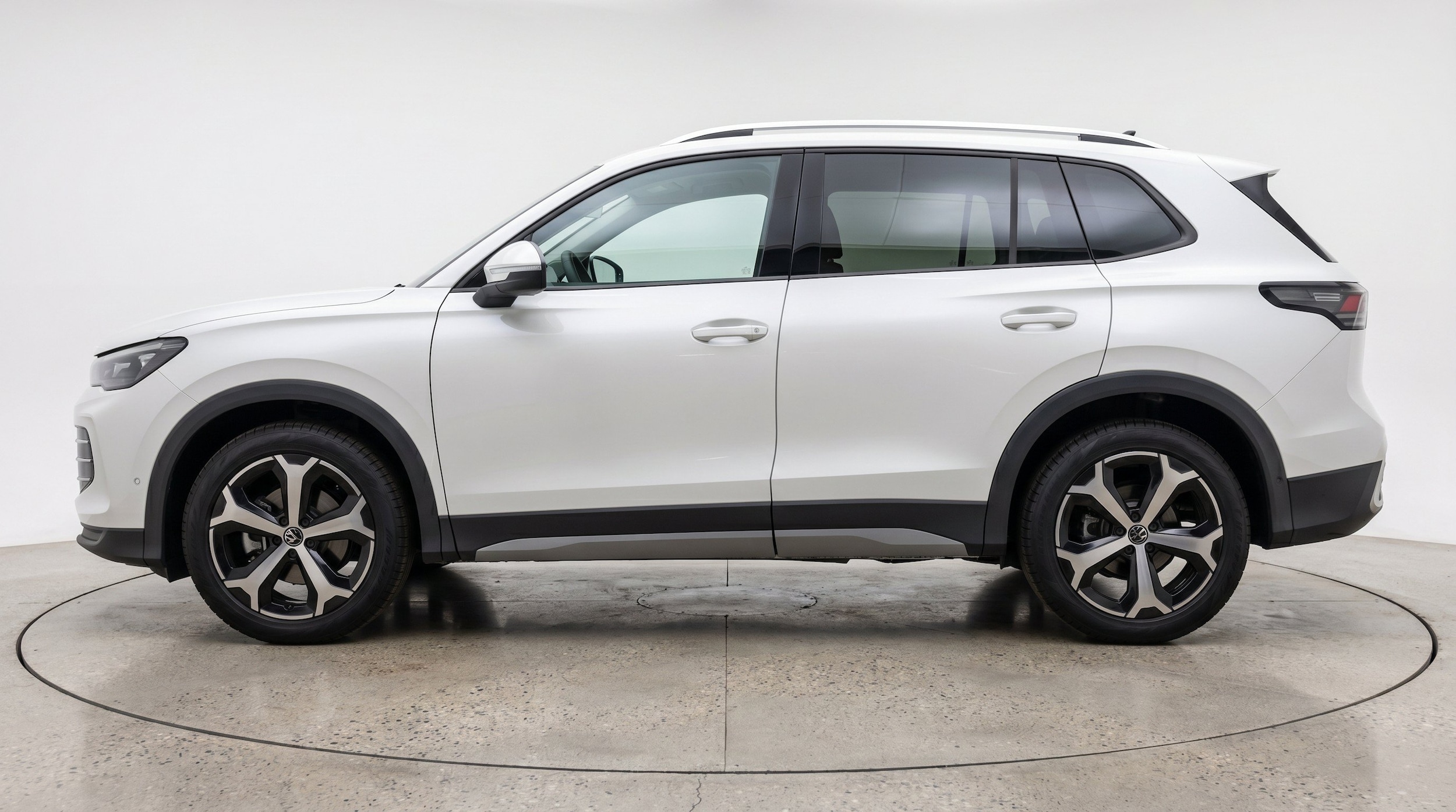 Thumbnail: 2026 Volkswagen Tiguan - 5