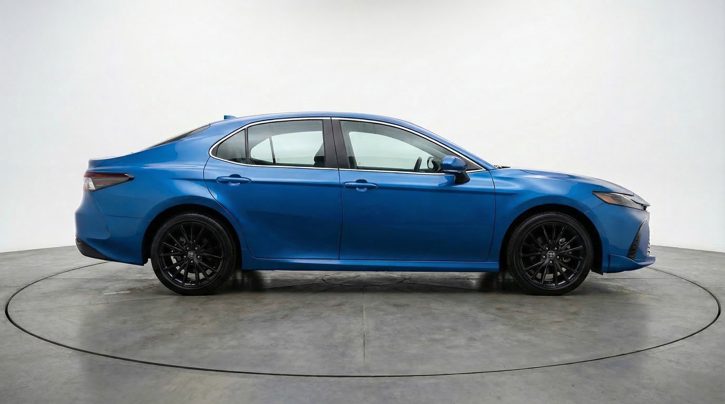 Thumbnail: 2025 Toyota Camry - 11