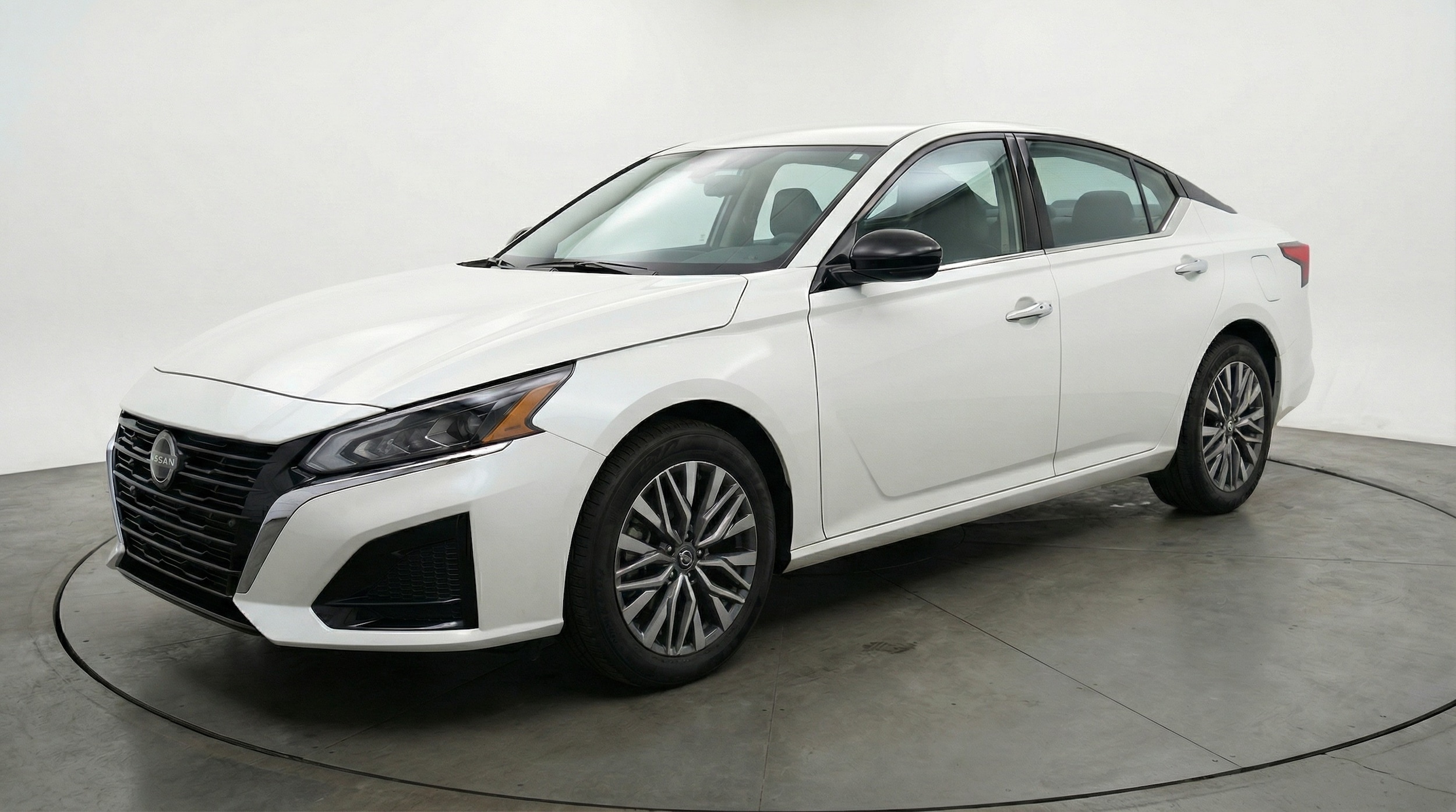 Thumbnail: 2025 Nissan Altima - 3