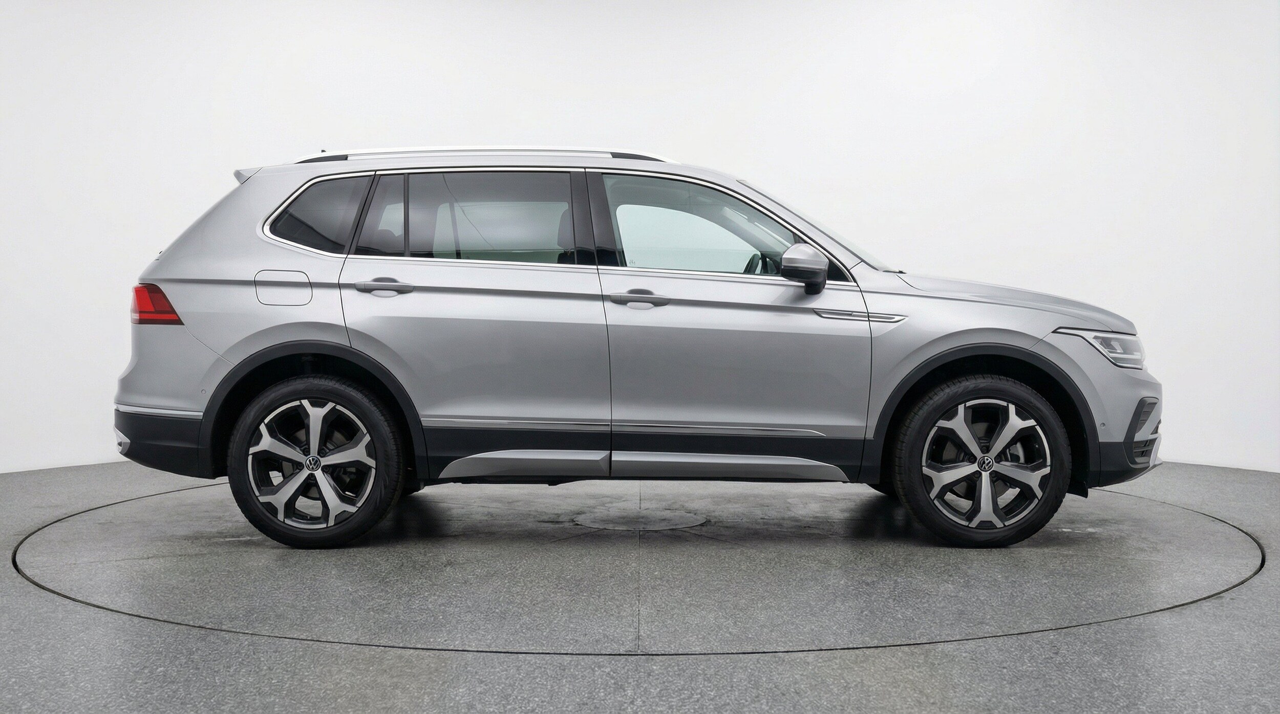 Thumbnail: 2026 Volkswagen Tiguan - 11