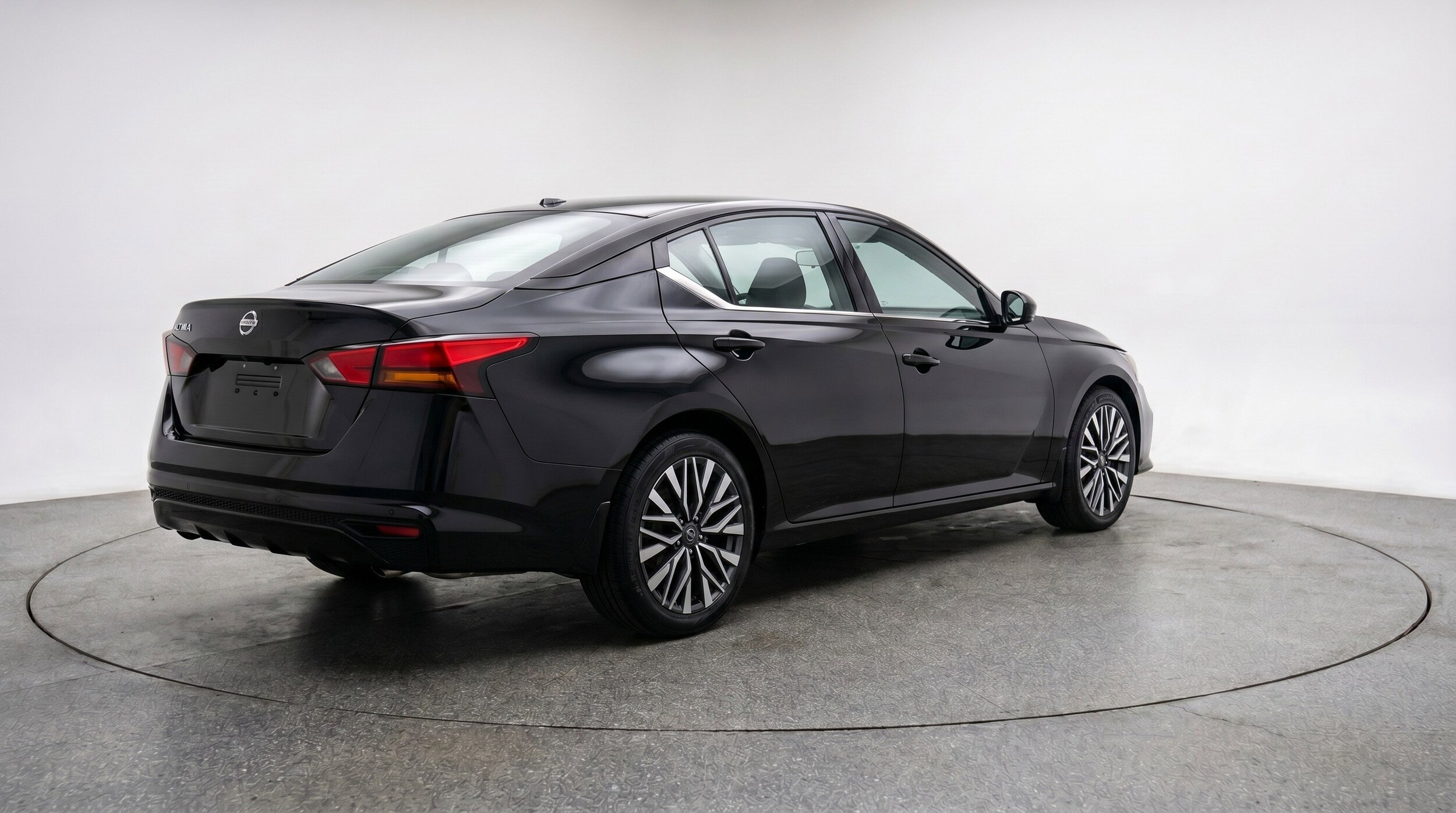 Thumbnail: 2025 Nissan Altima - 9