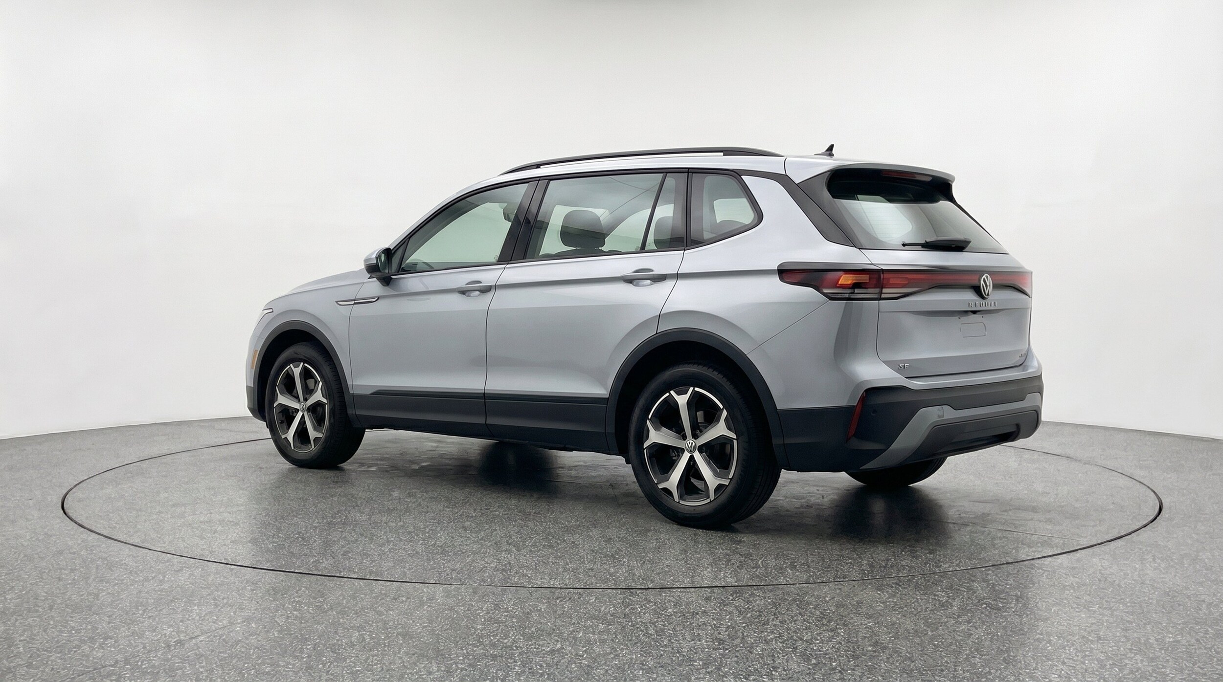 Thumbnail: 2026 Volkswagen Tiguan - 6