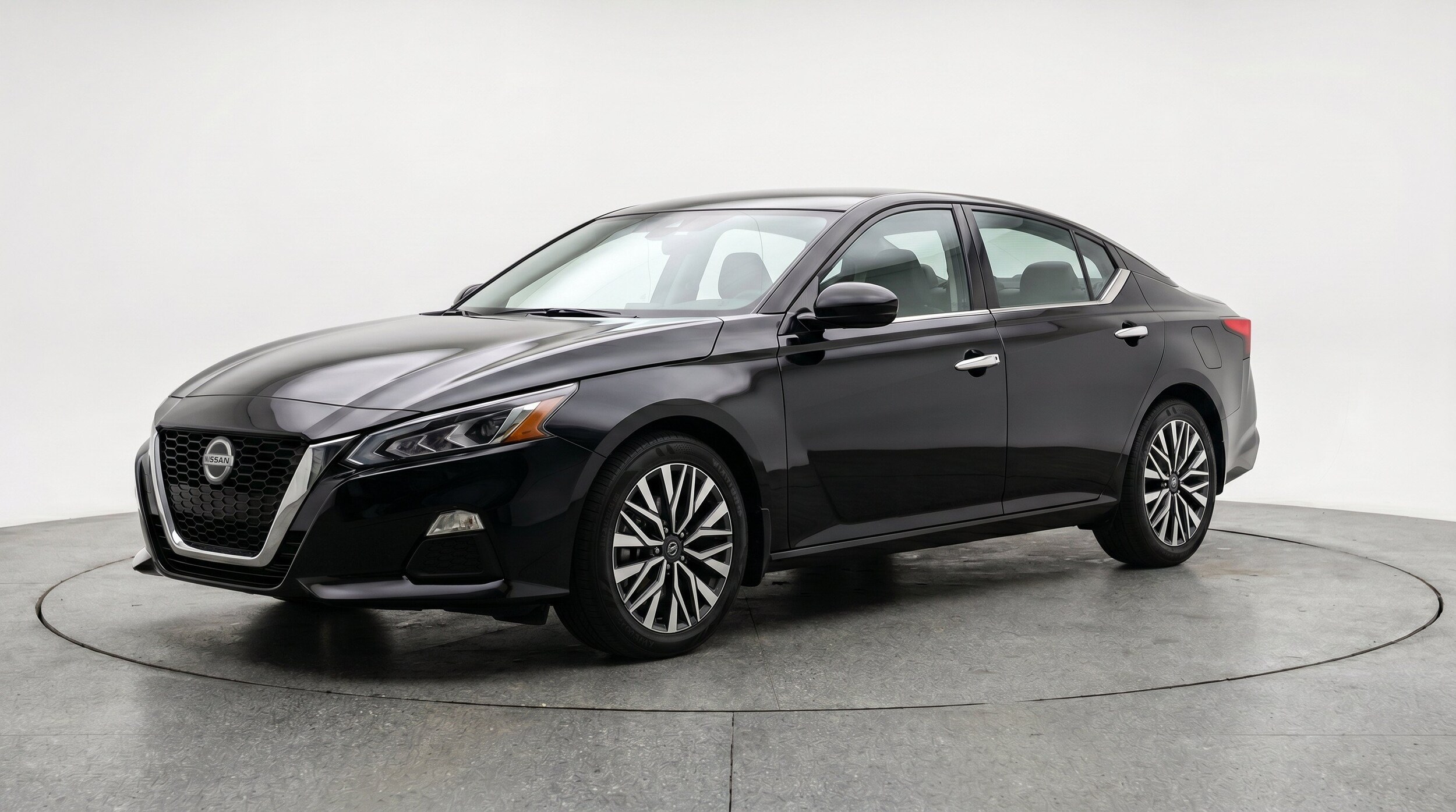 Thumbnail: 2025 Nissan Altima - 3