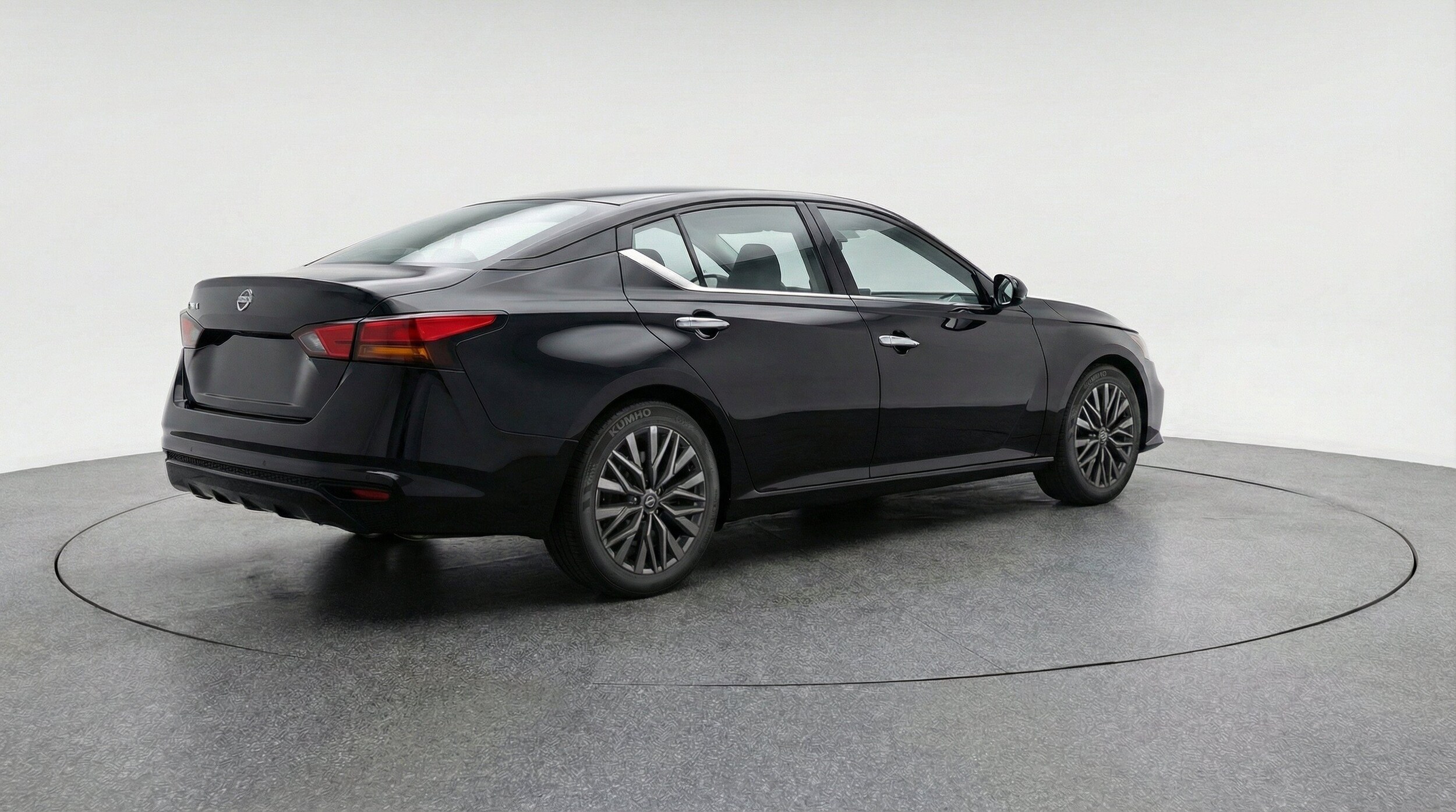 Thumbnail: 2025 Nissan Altima - 9
