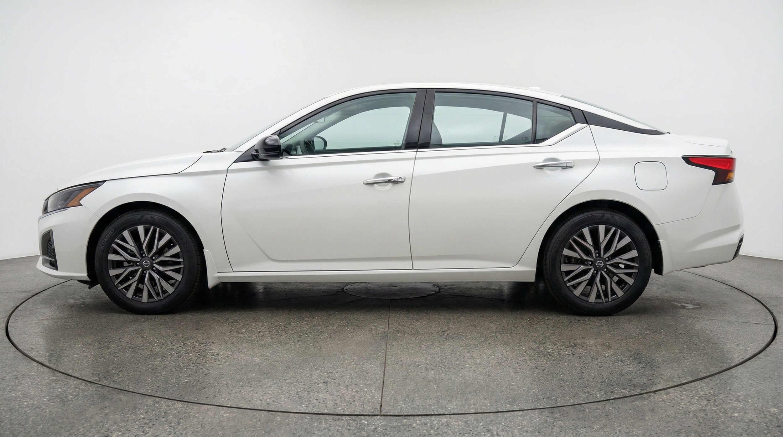 Thumbnail: 2025 Nissan Altima - 5