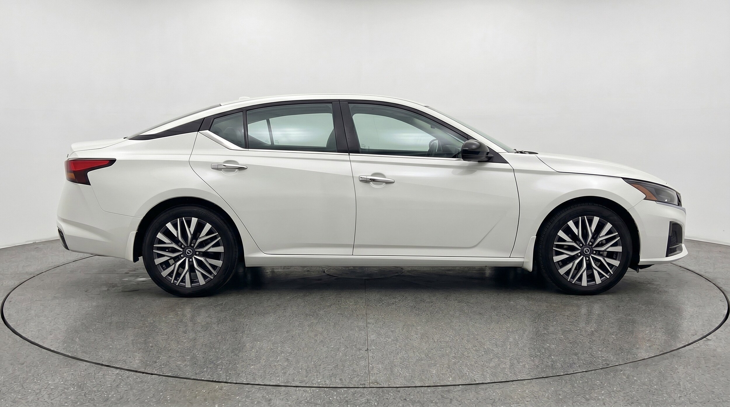 Thumbnail: 2025 Nissan Altima - 11