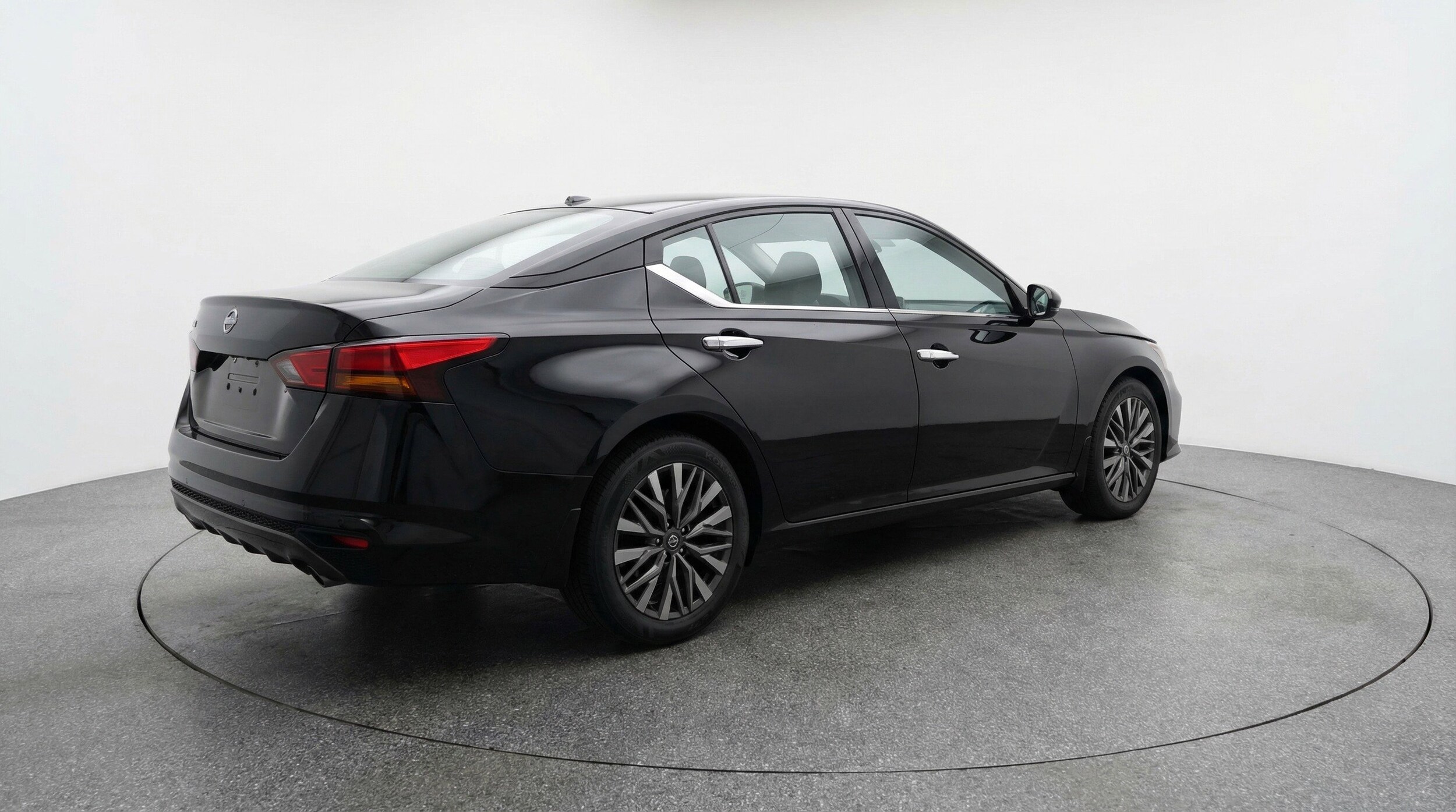 Thumbnail: 2025 Nissan Altima - 9