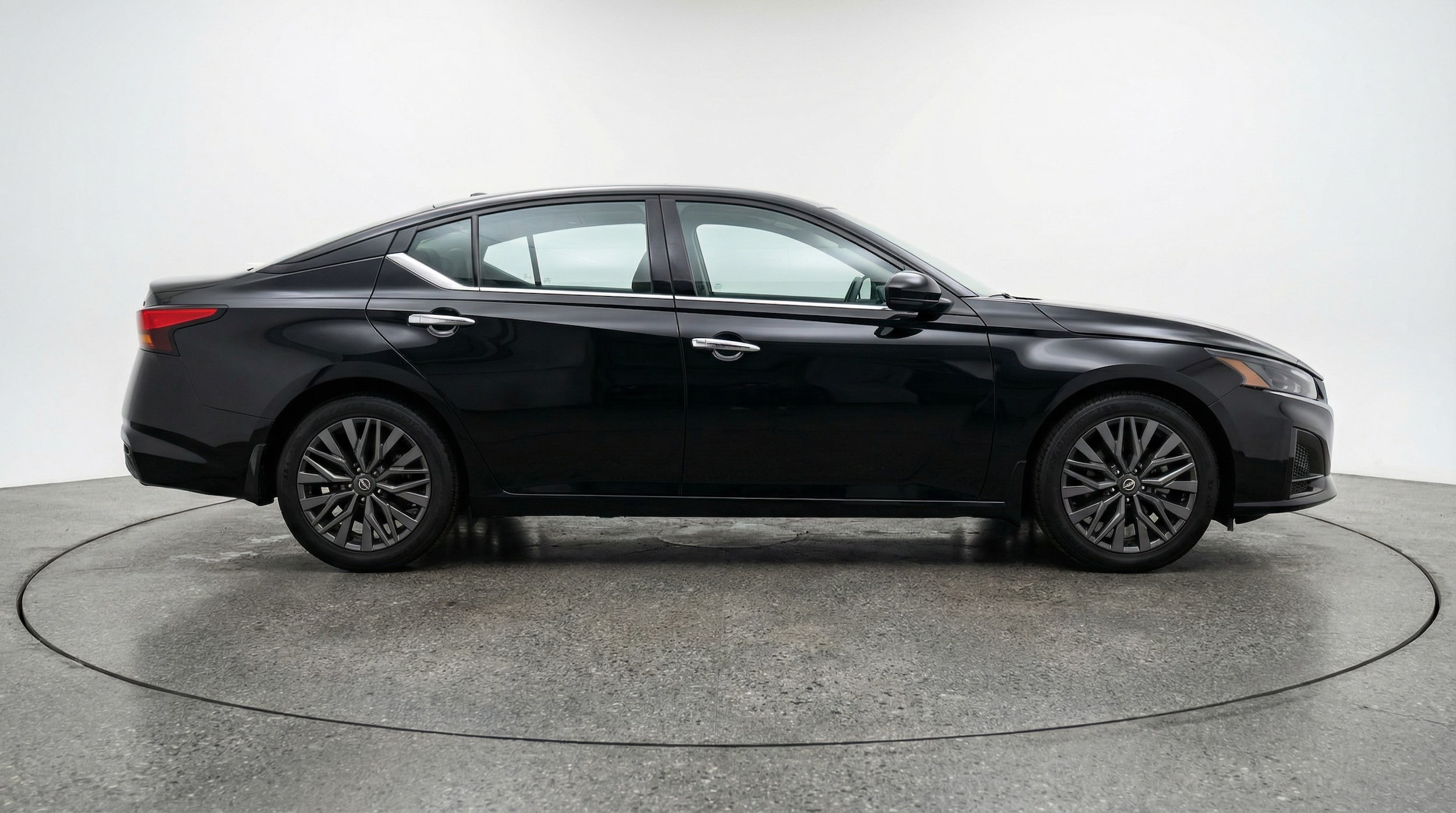 Thumbnail: 2025 Nissan Altima - 8