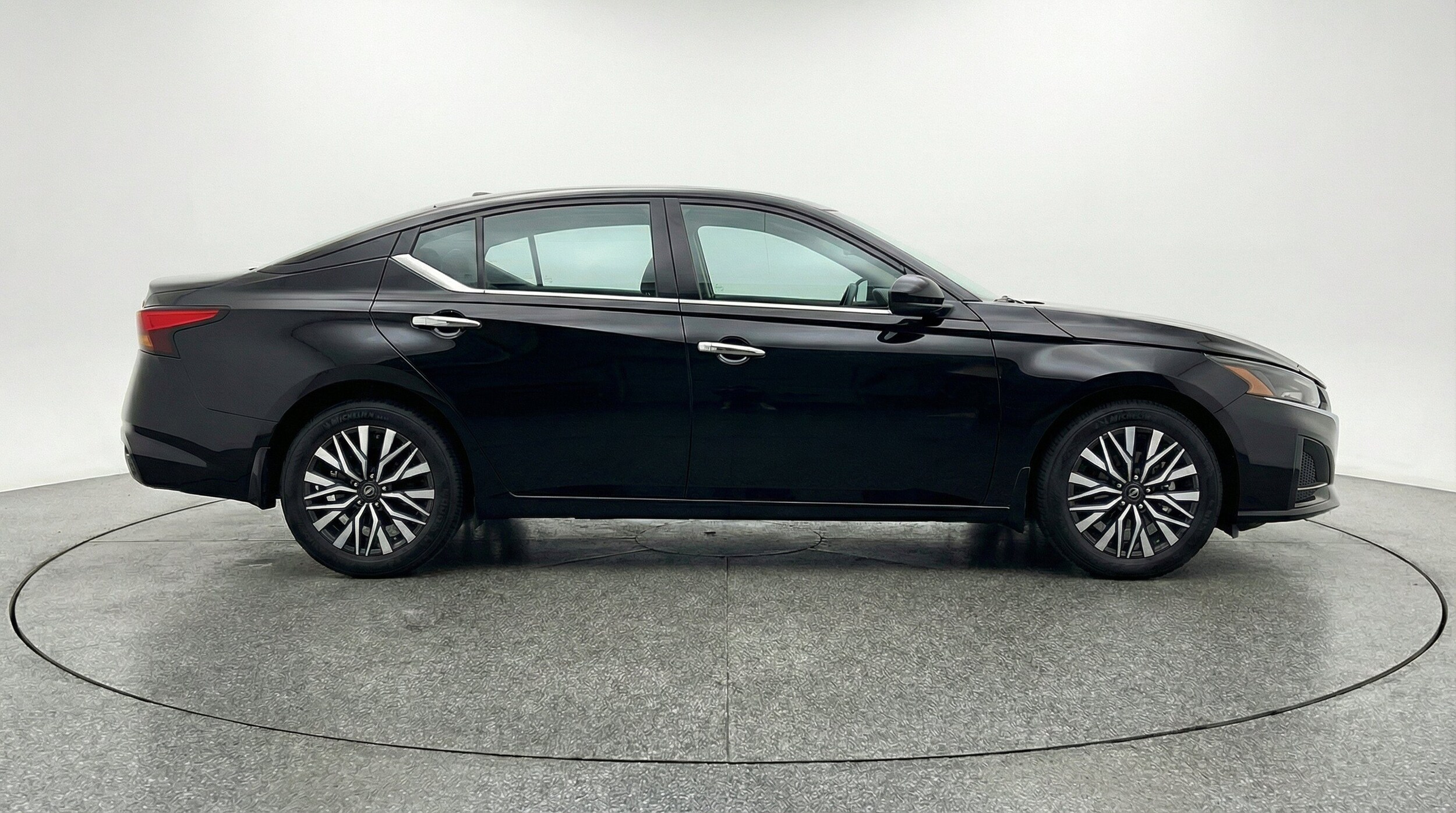 Thumbnail: 2025 Nissan Altima - 10