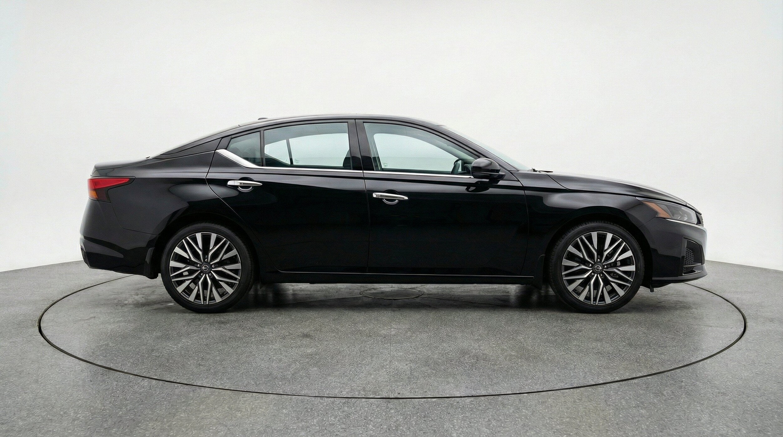 Thumbnail: 2025 Nissan Altima - 11