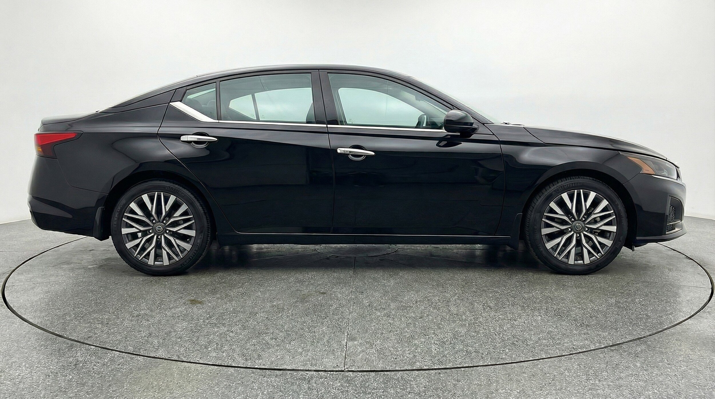 Thumbnail: 2025 Nissan Altima - 11