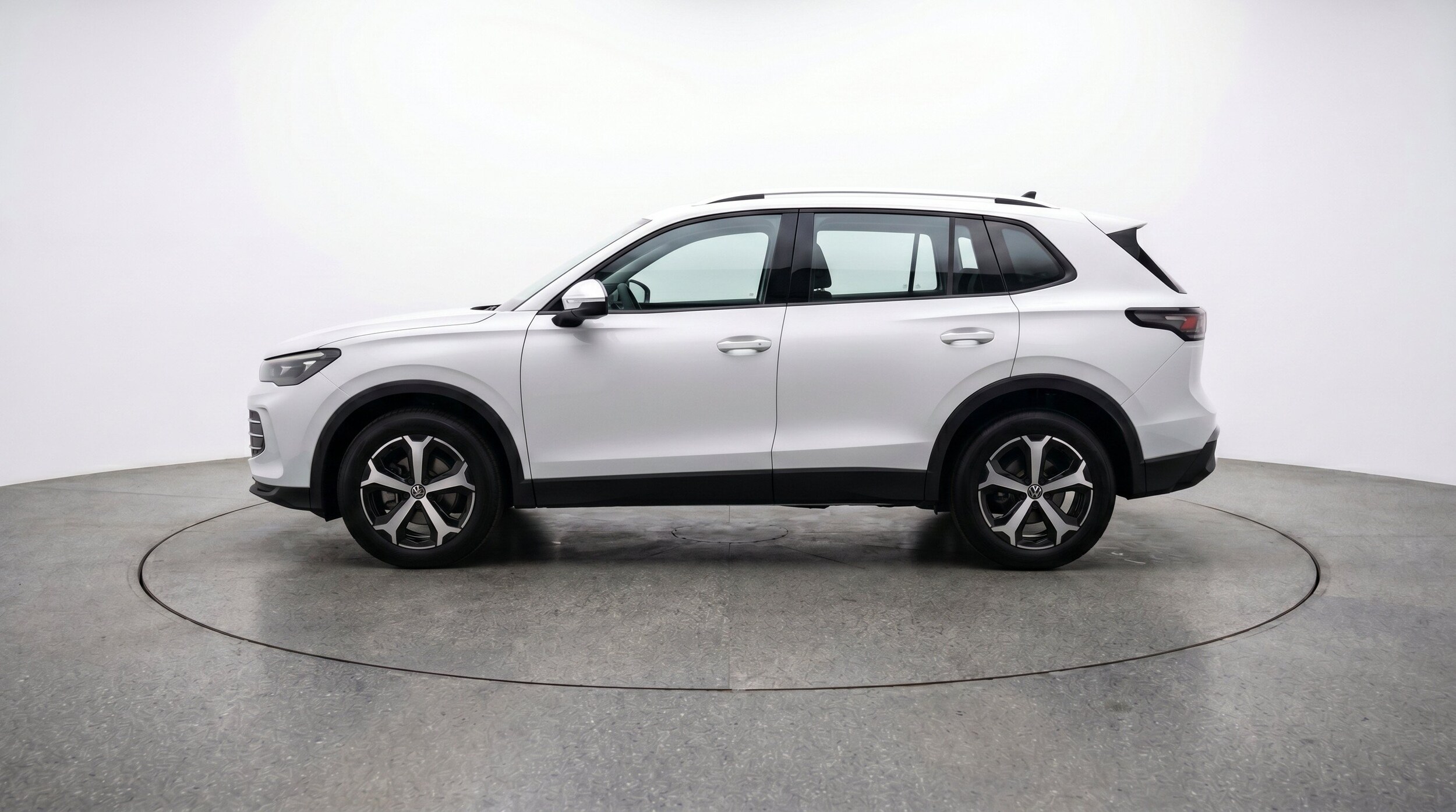 Thumbnail: 2026 Volkswagen Tiguan - 5