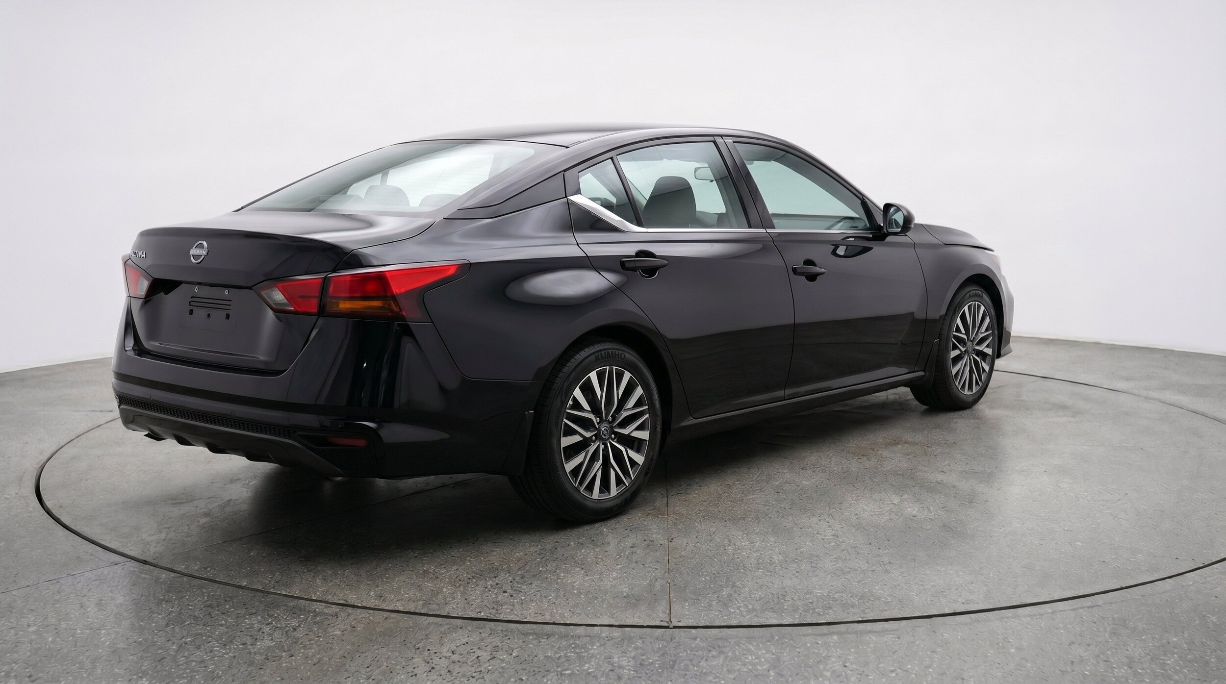 Thumbnail: 2025 Nissan Altima - 9