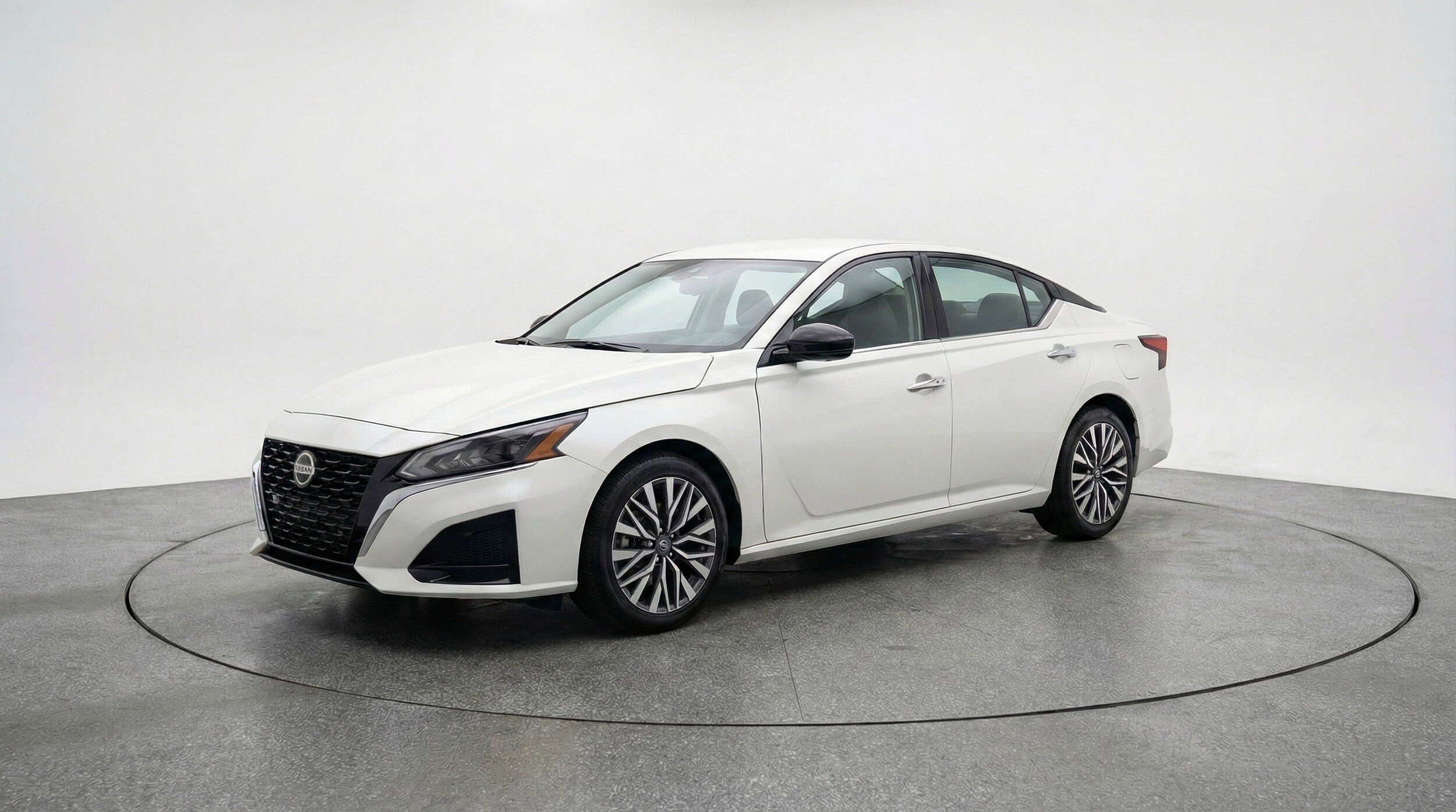 Thumbnail: 2025 Nissan Altima - 3
