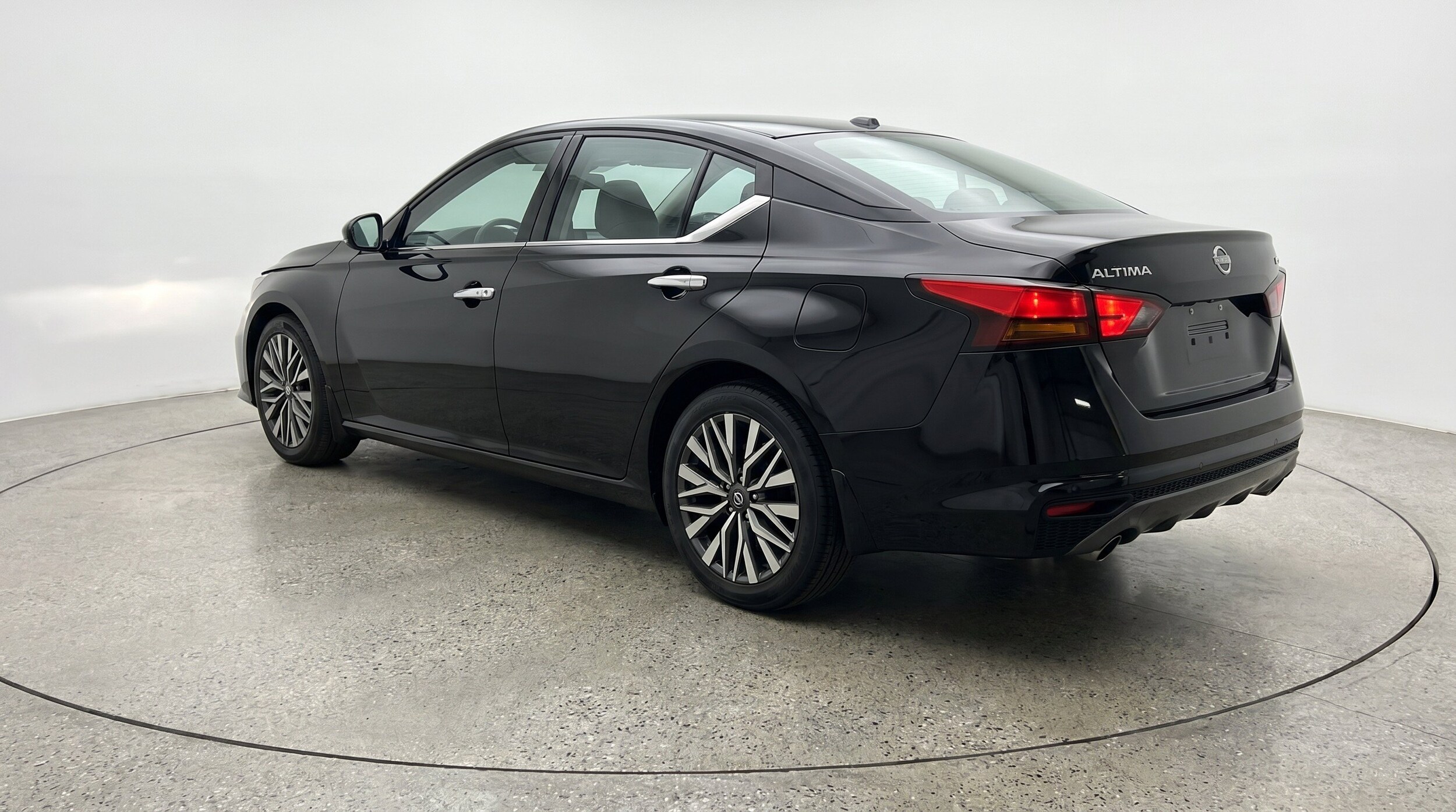 Thumbnail: 2025 Nissan Altima - 6