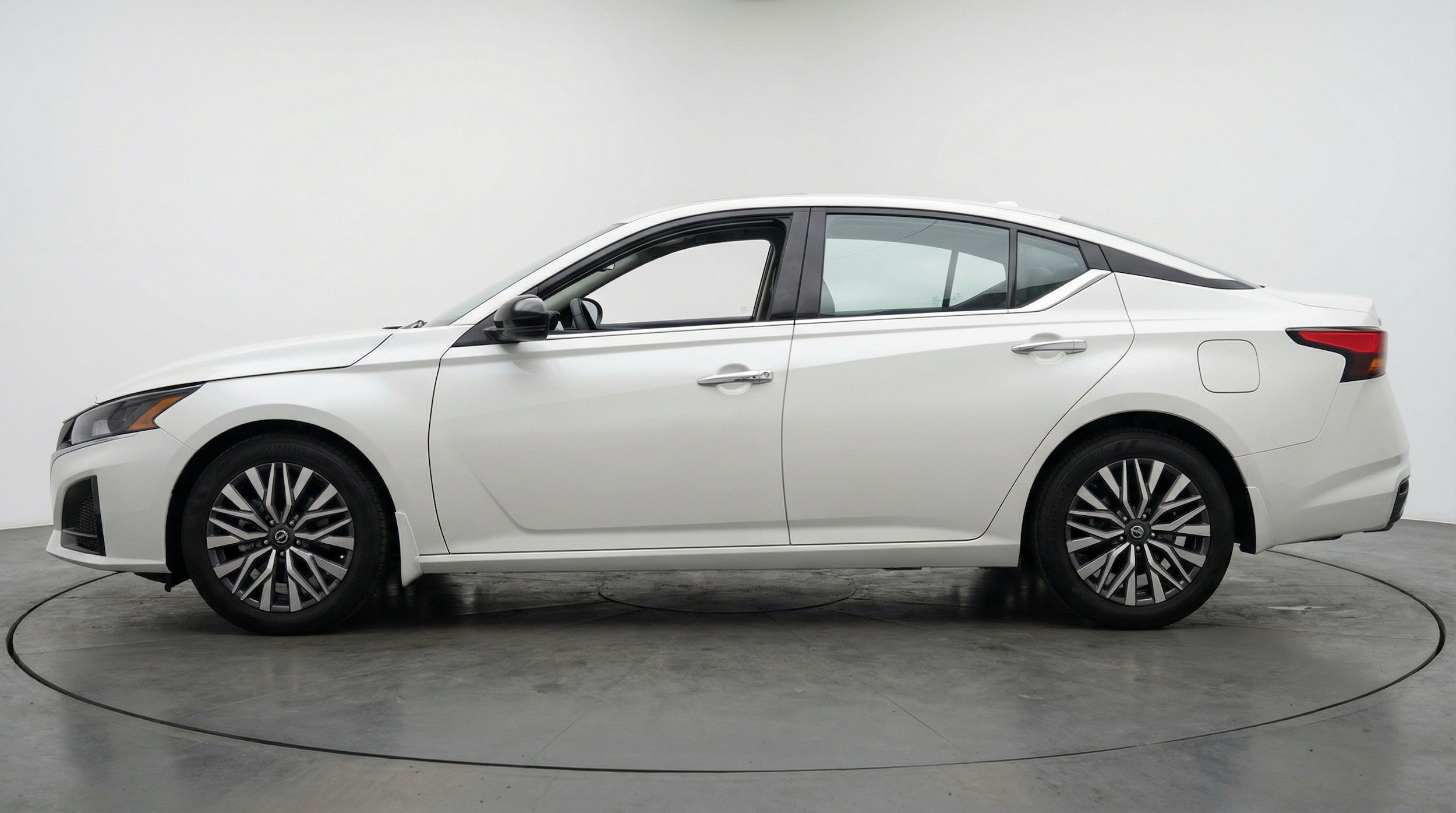 Thumbnail: 2025 Nissan Altima - 5