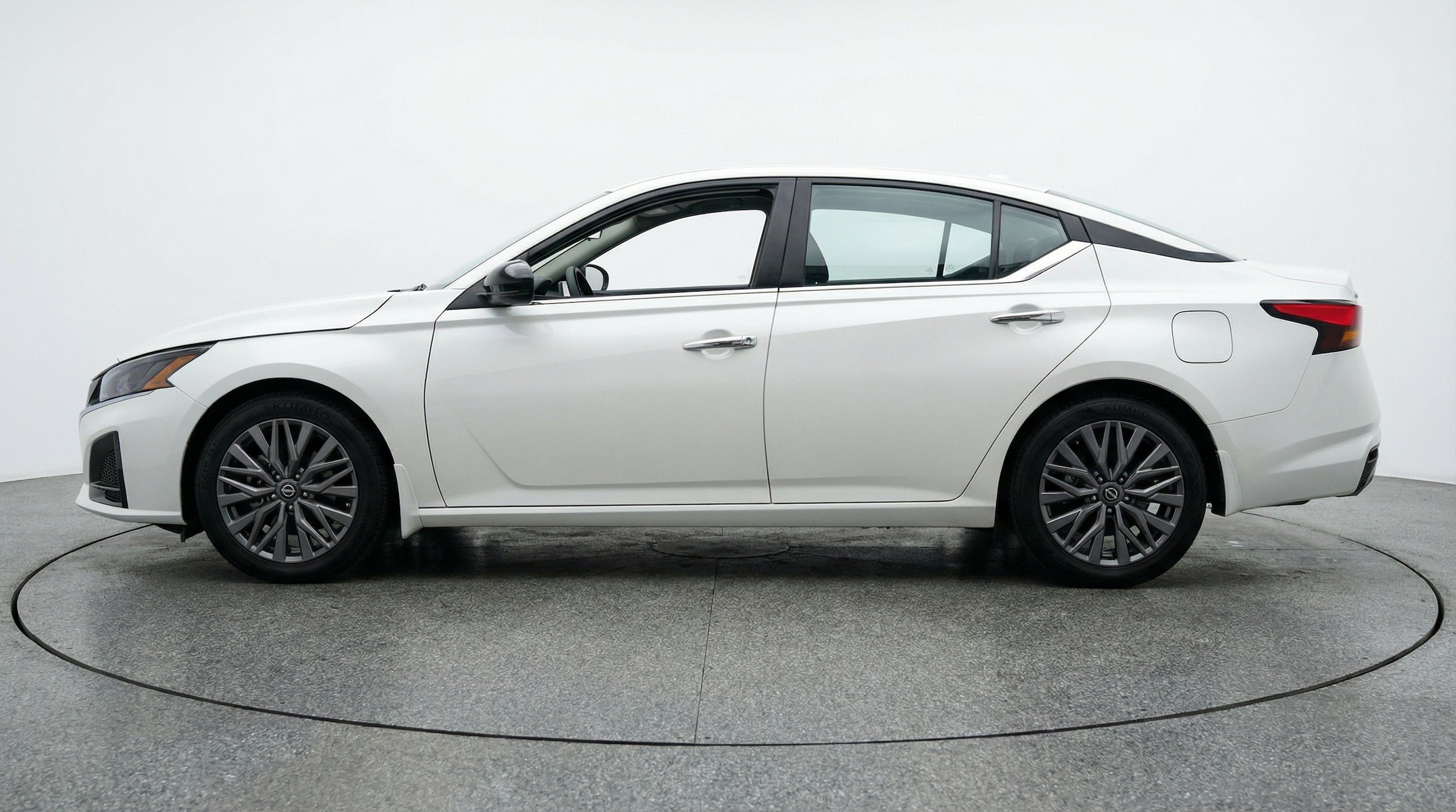 Thumbnail: 2025 Nissan Altima - 5