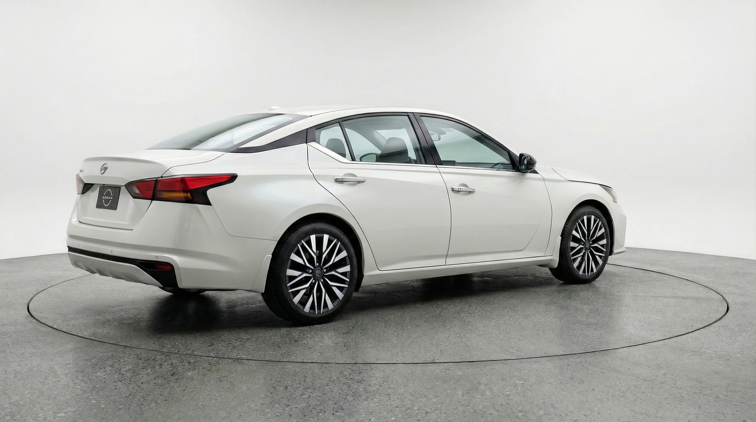 Thumbnail: 2025 Nissan Altima - 9